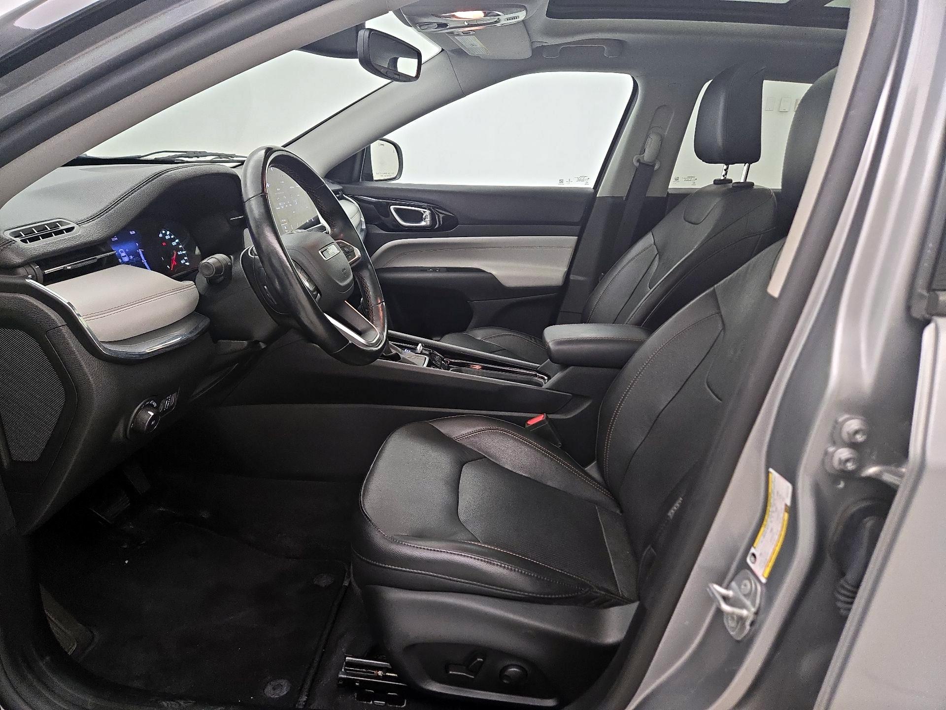 Thumbnail: 2022 Jeep Compass - 11