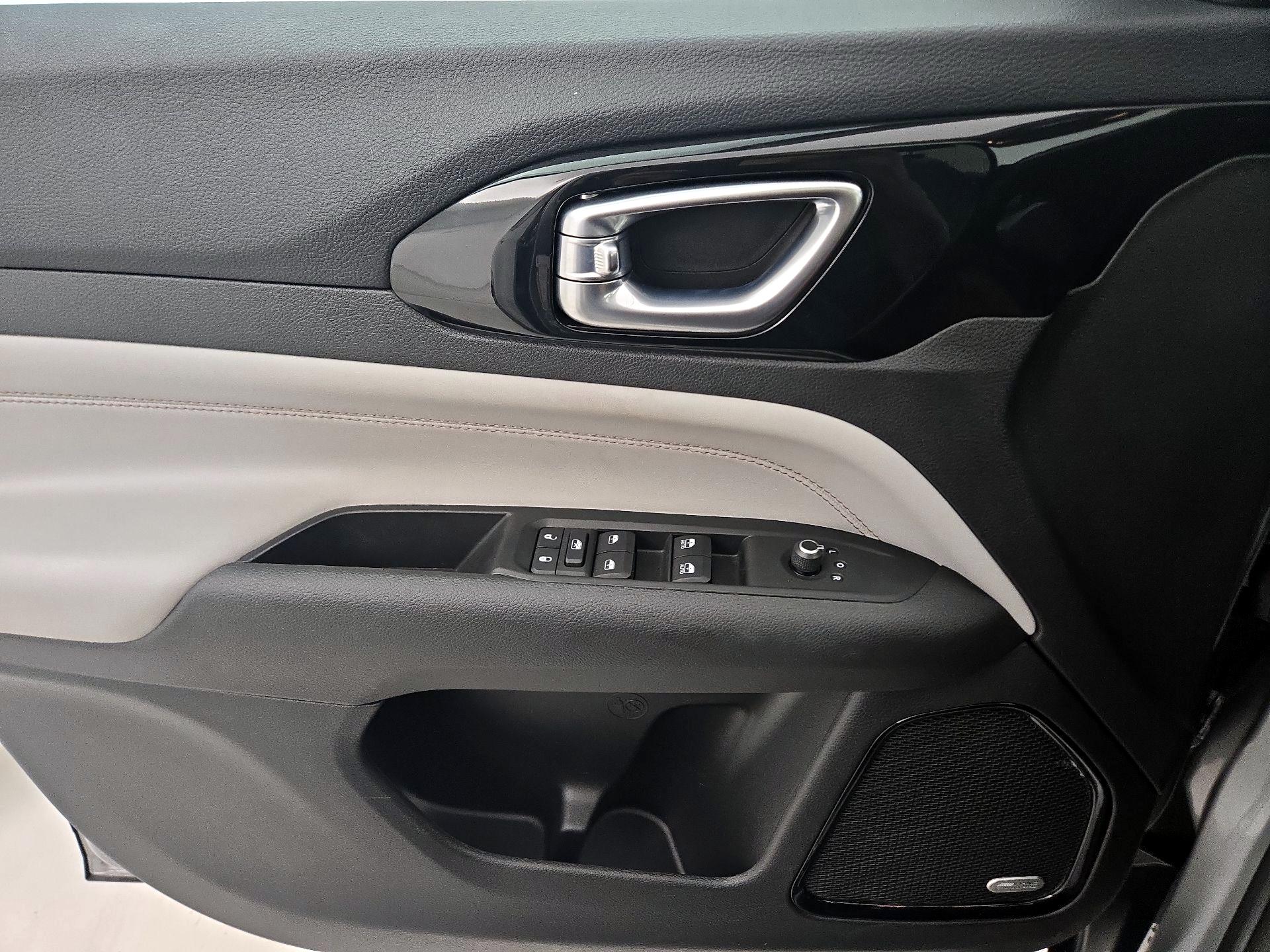 Thumbnail: 2022 Jeep Compass - 12
