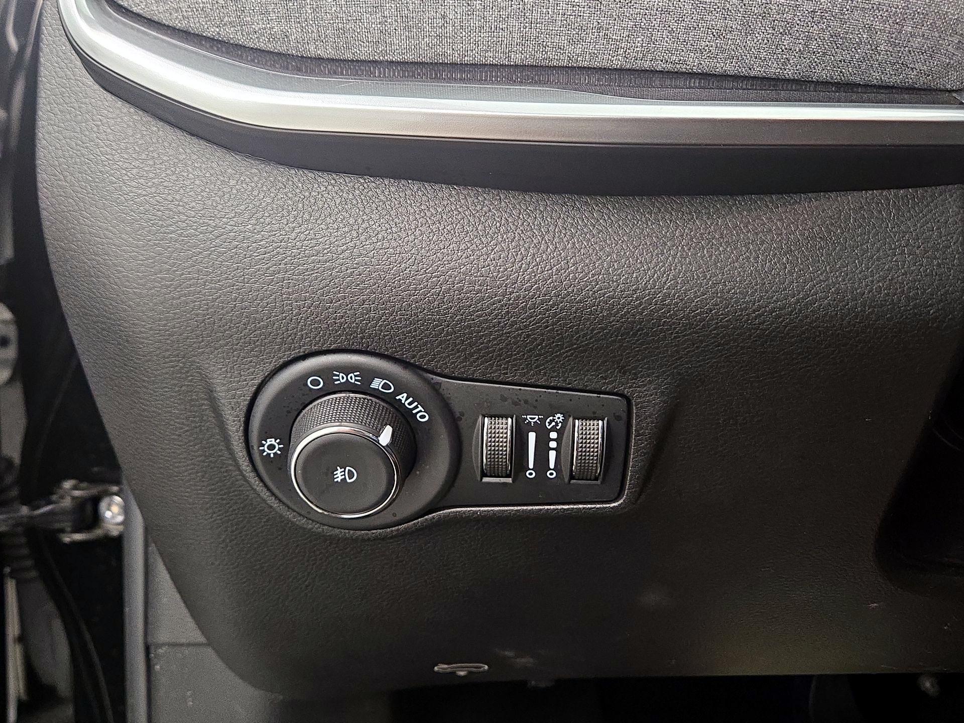 Thumbnail: 2022 Jeep Compass - 13