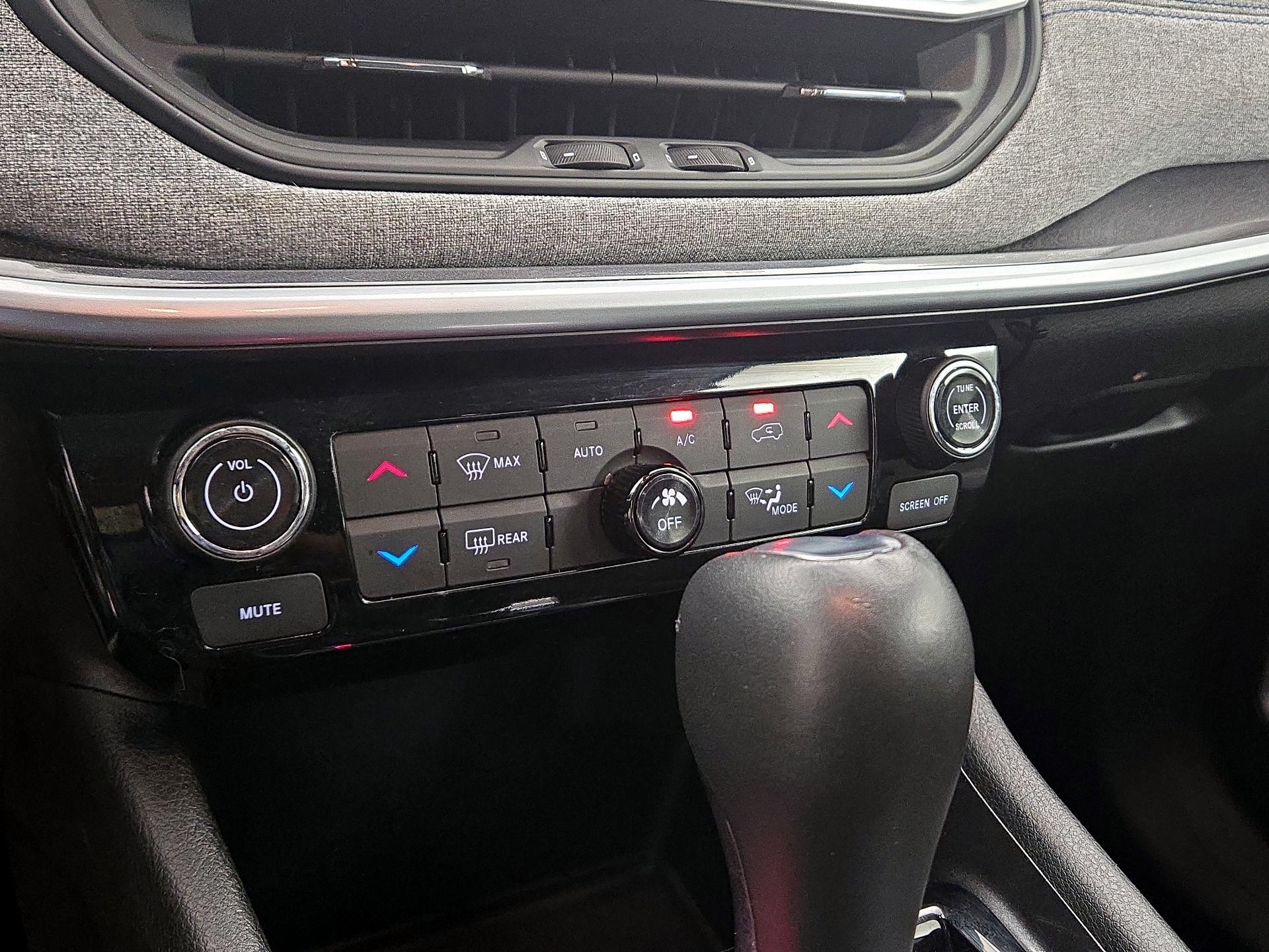 Thumbnail: 2022 Jeep Compass - 16