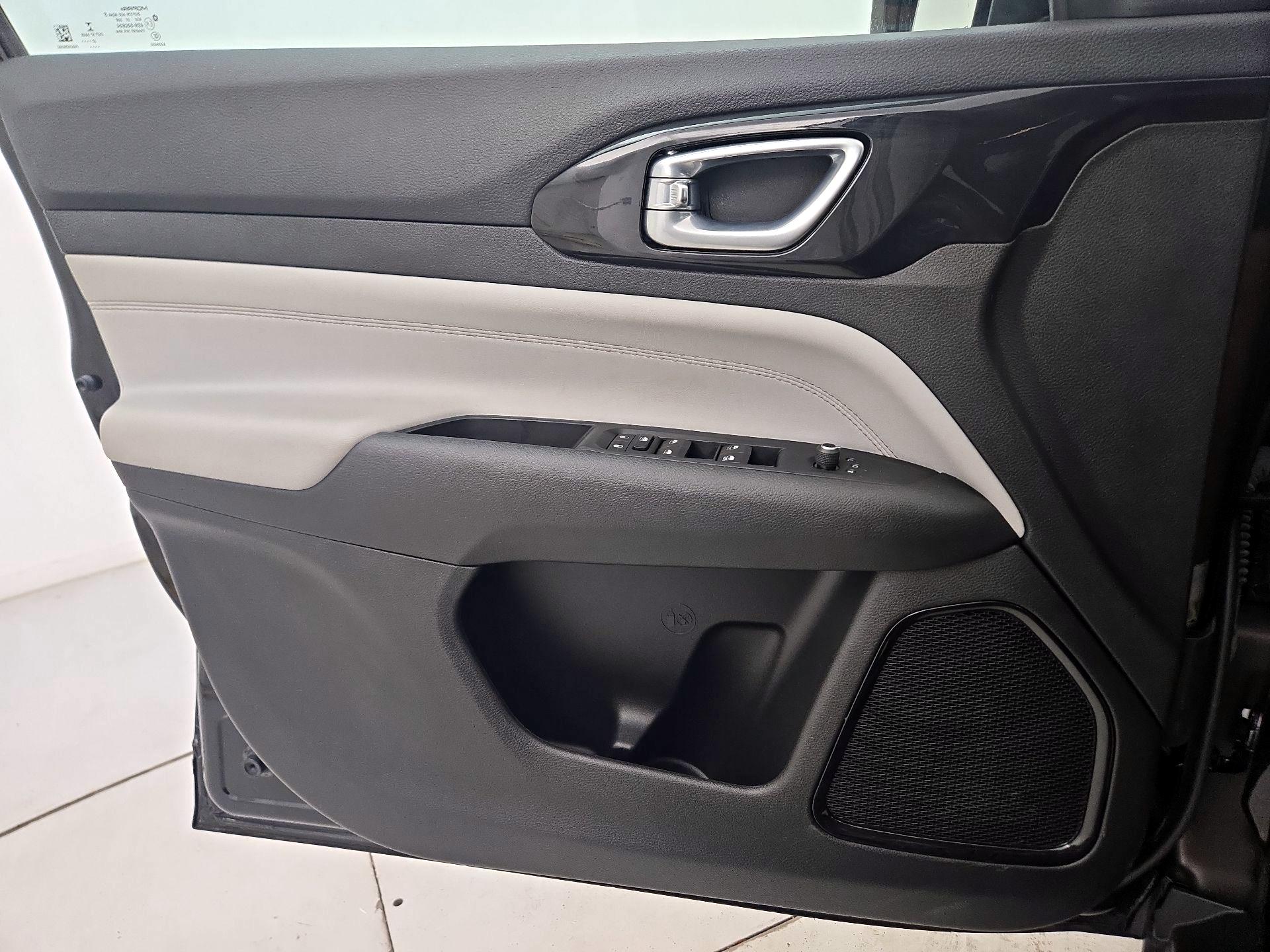 Thumbnail: 2022 Jeep Compass - 12