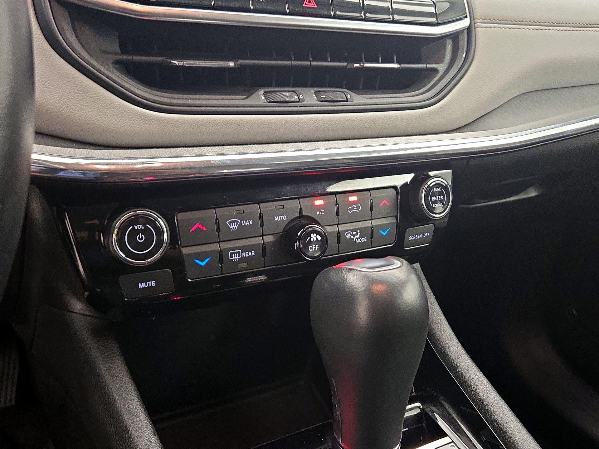 Thumbnail: 2022 Jeep Compass - 16