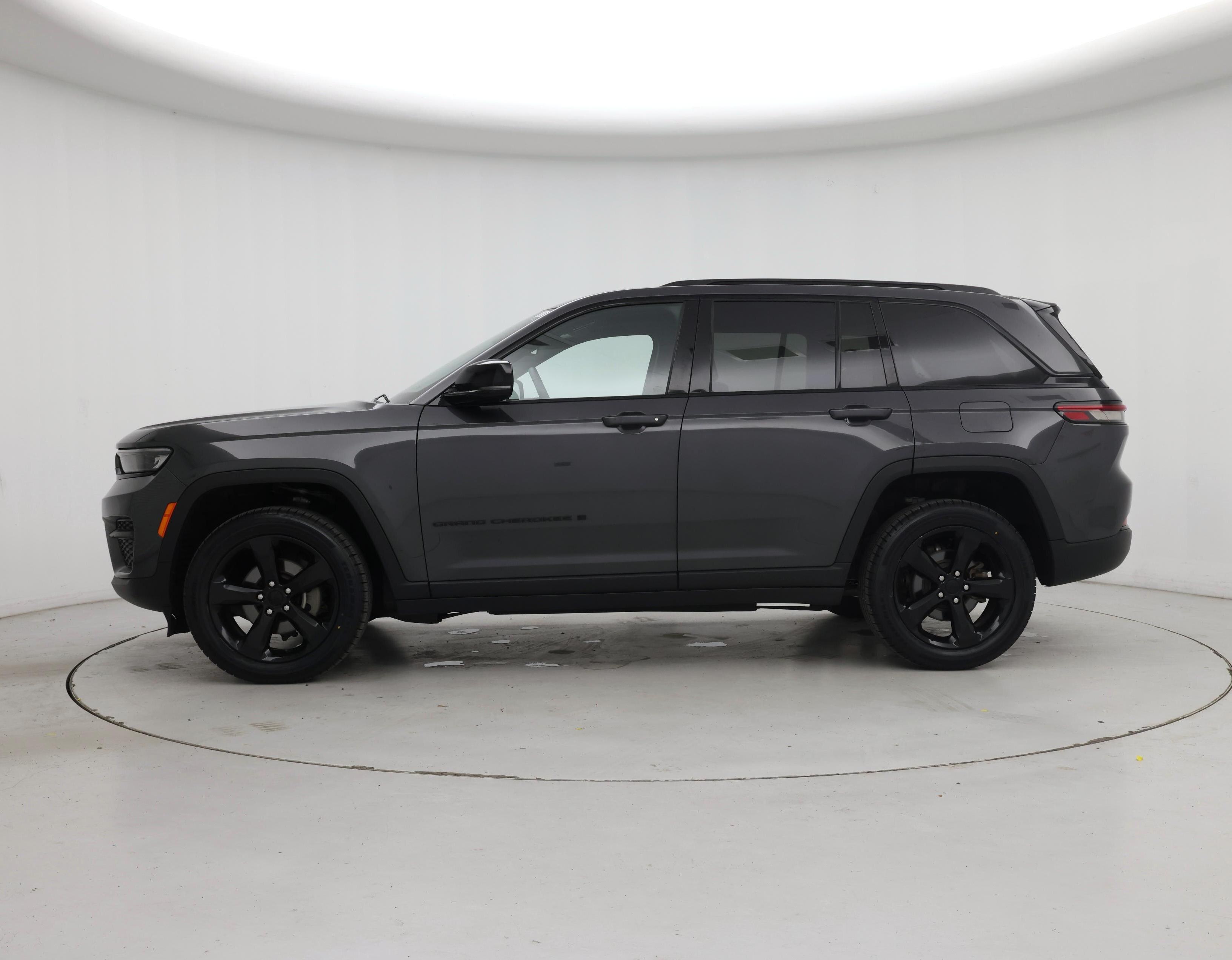 Thumbnail: 2023 Jeep Grand Cherokee - 3