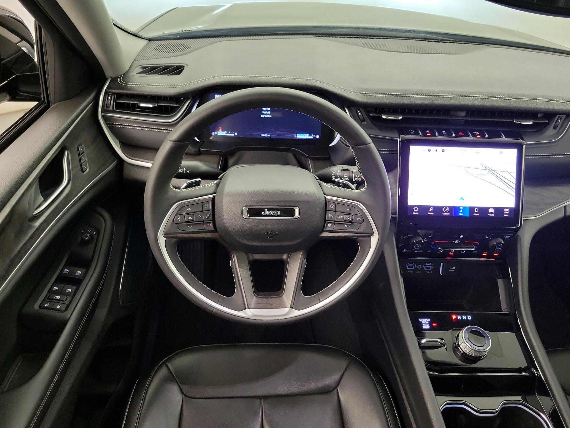 Thumbnail: 2023 Jeep Grand Cherokee L - 10