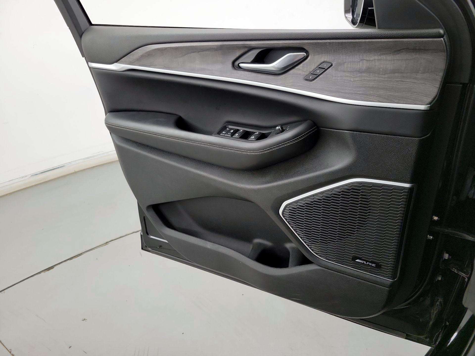 Thumbnail: 2023 Jeep Grand Cherokee L - 12