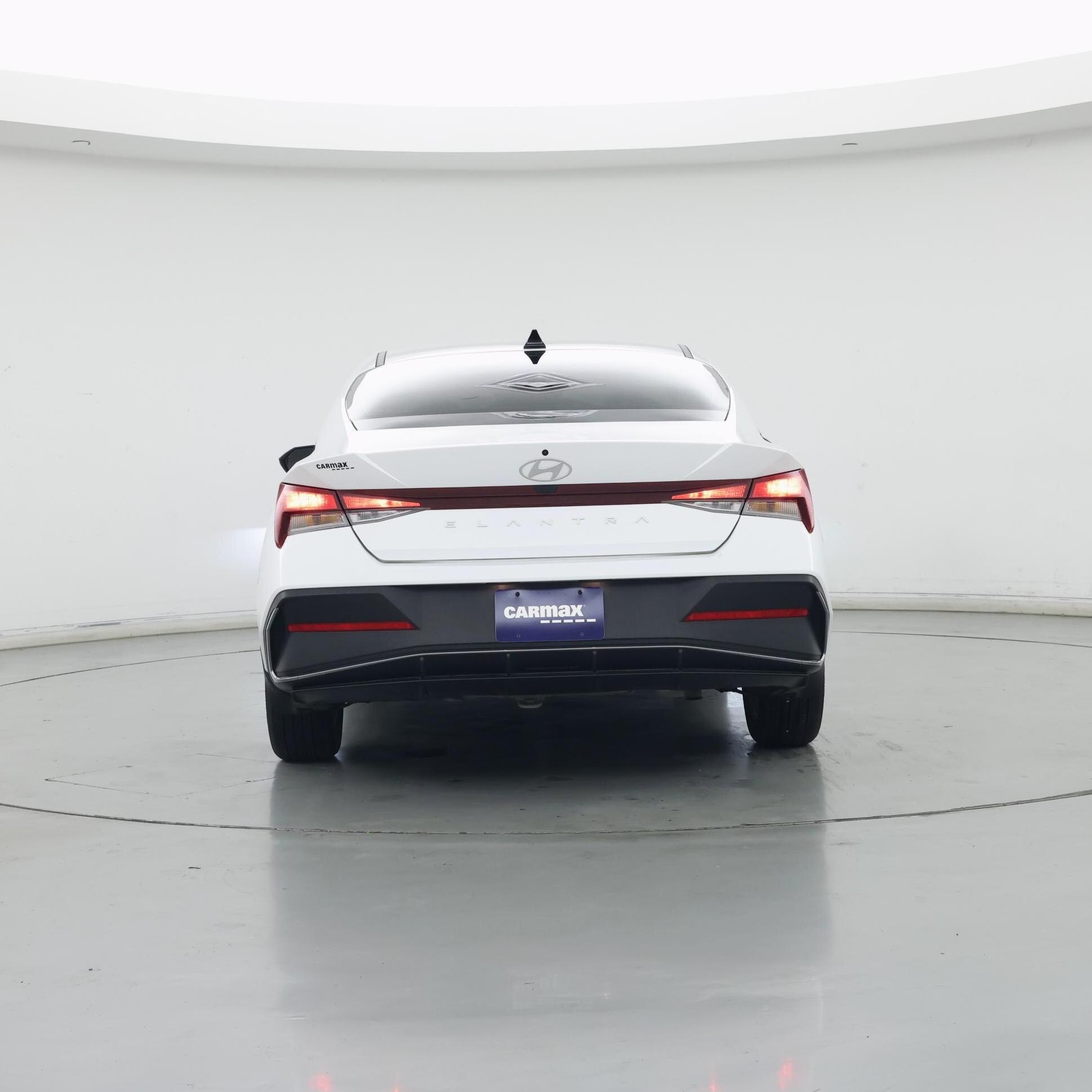 Thumbnail: 2024 Hyundai Elantra - 6