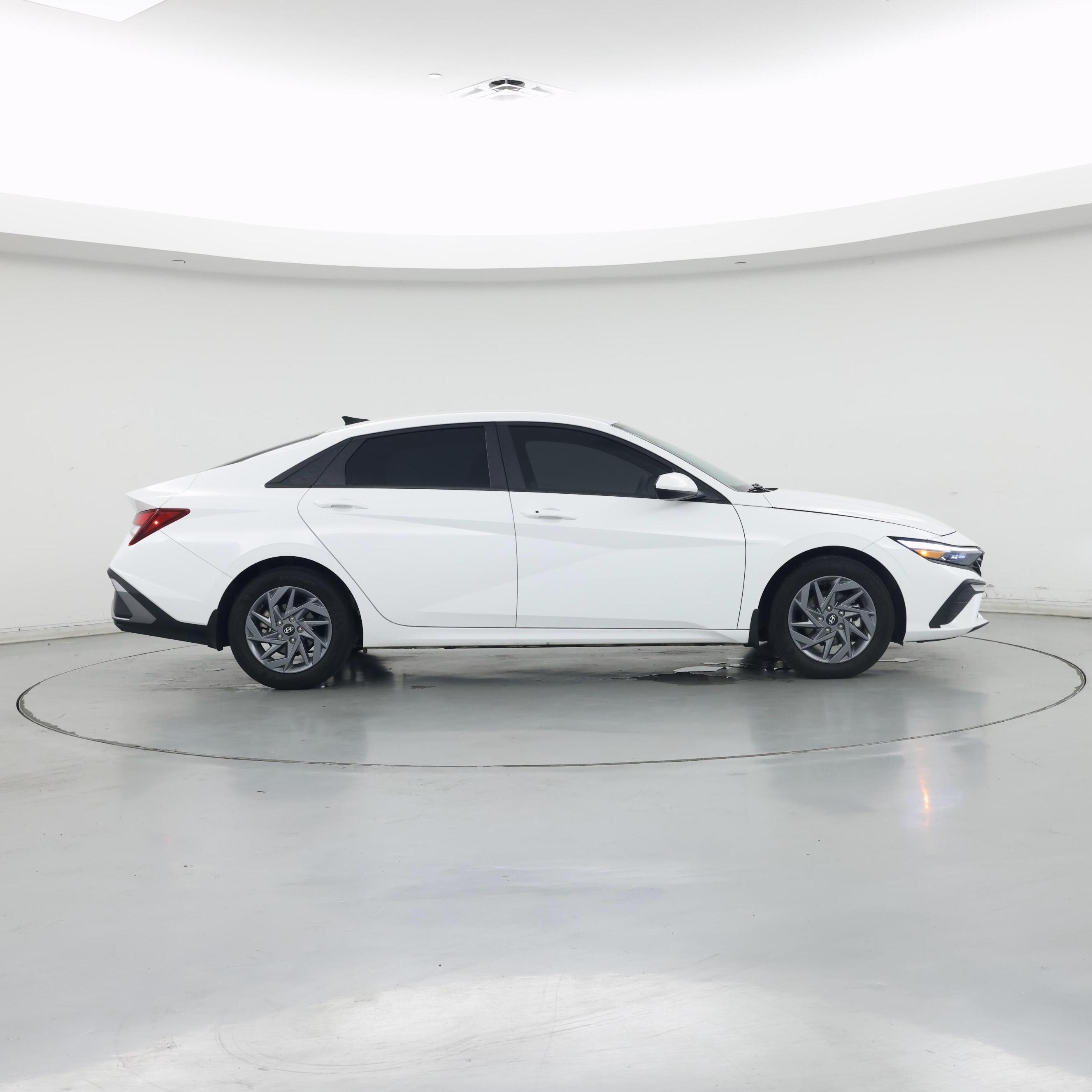 Thumbnail: 2024 Hyundai Elantra - 7