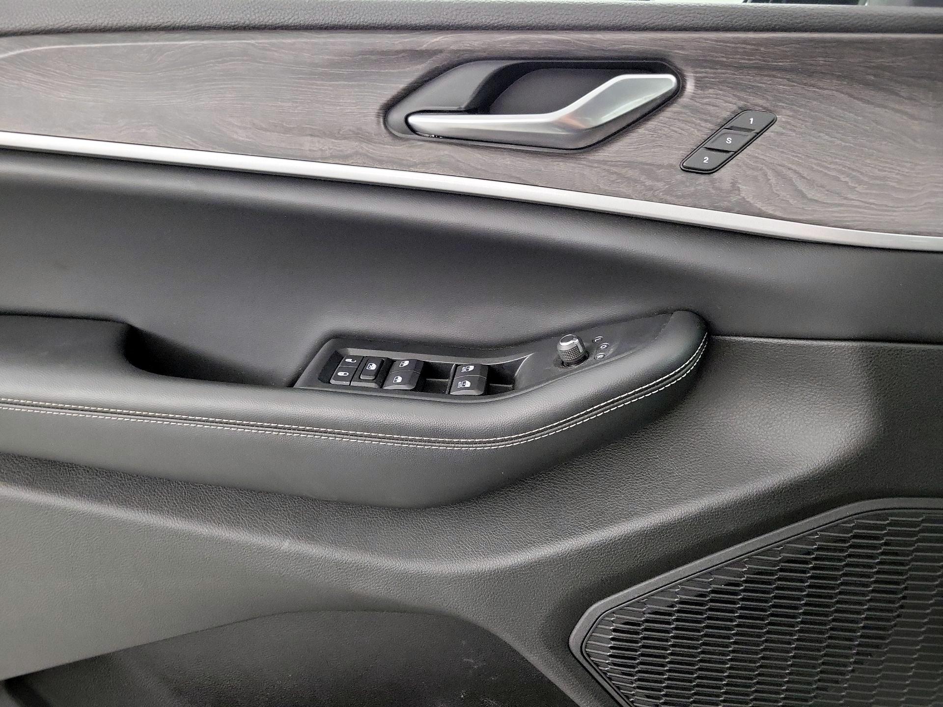 Thumbnail: 2023 Jeep Grand Cherokee L - 12