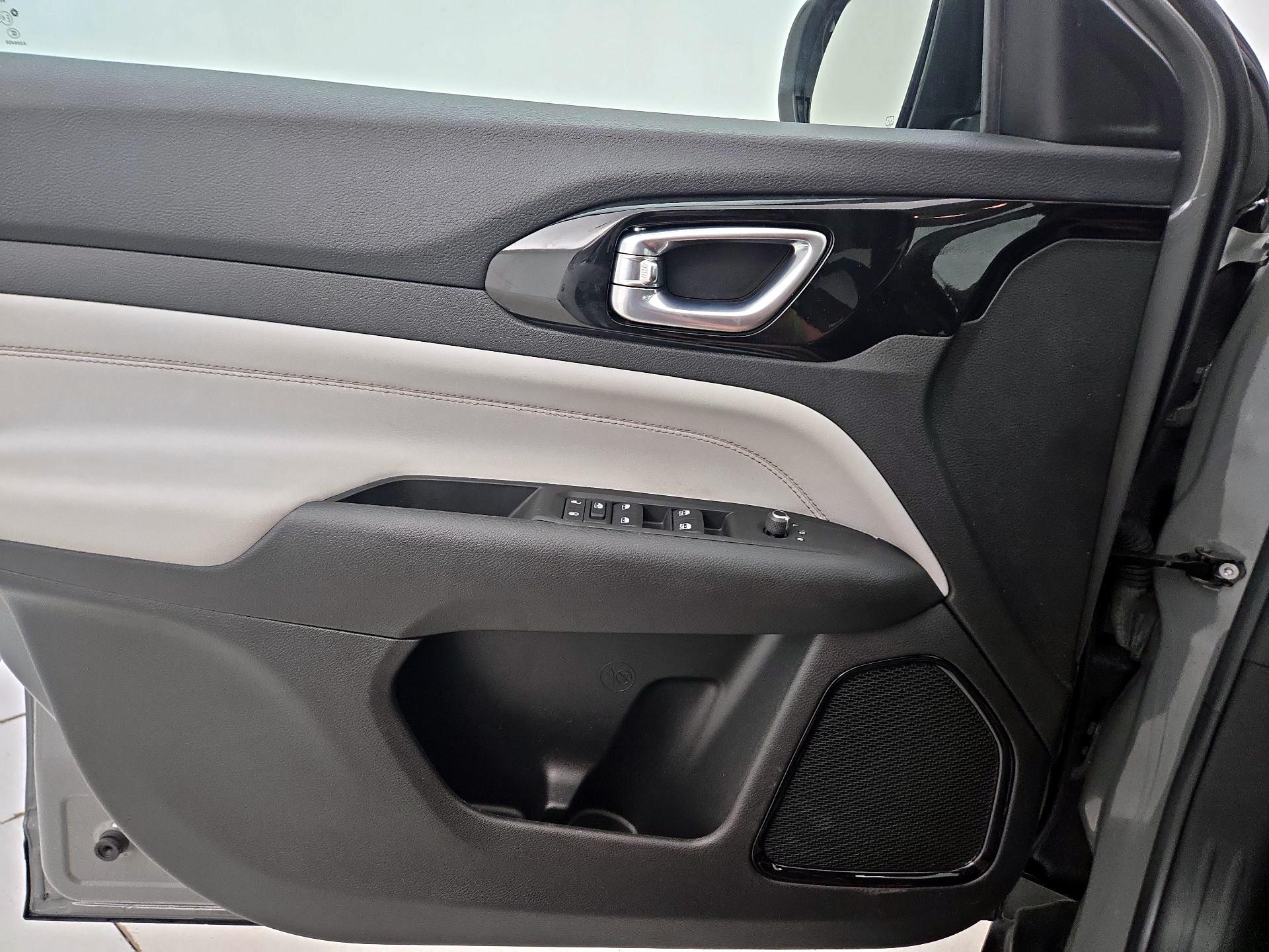 Thumbnail: 2022 Jeep Compass - 12