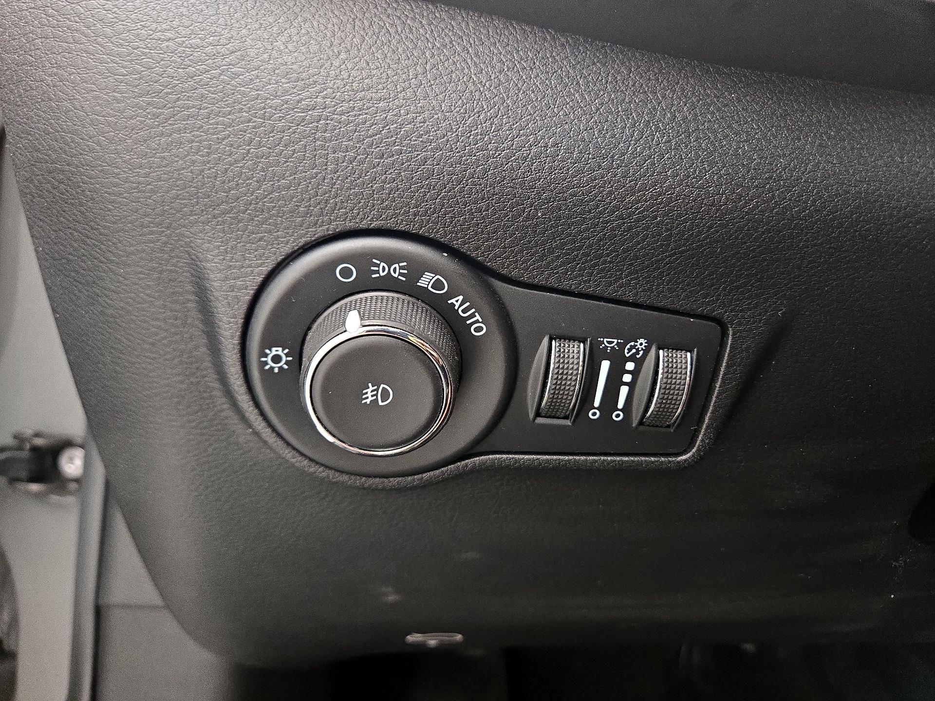 Thumbnail: 2022 Jeep Compass - 13