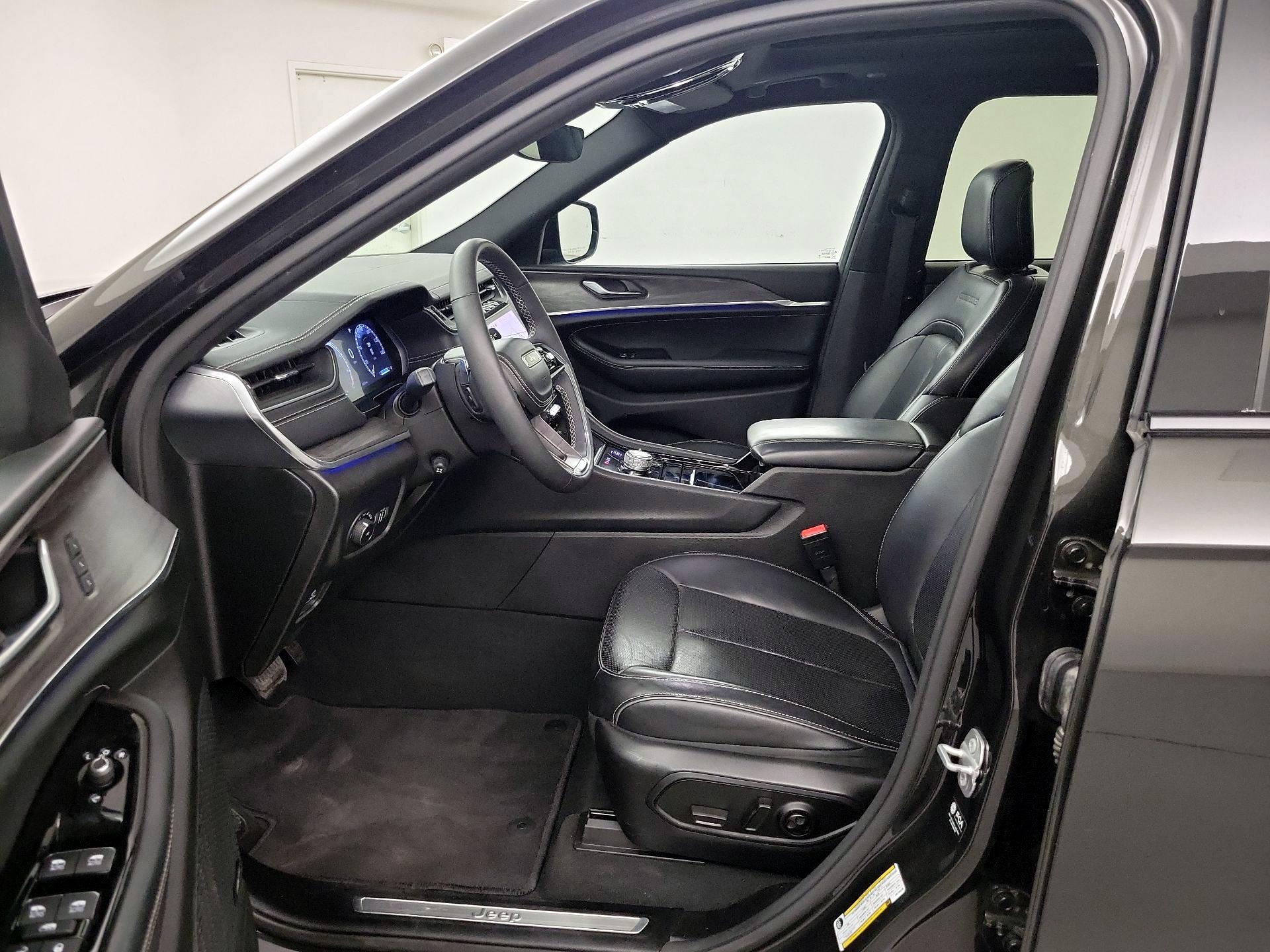 Thumbnail: 2023 Jeep Grand Cherokee L - 9