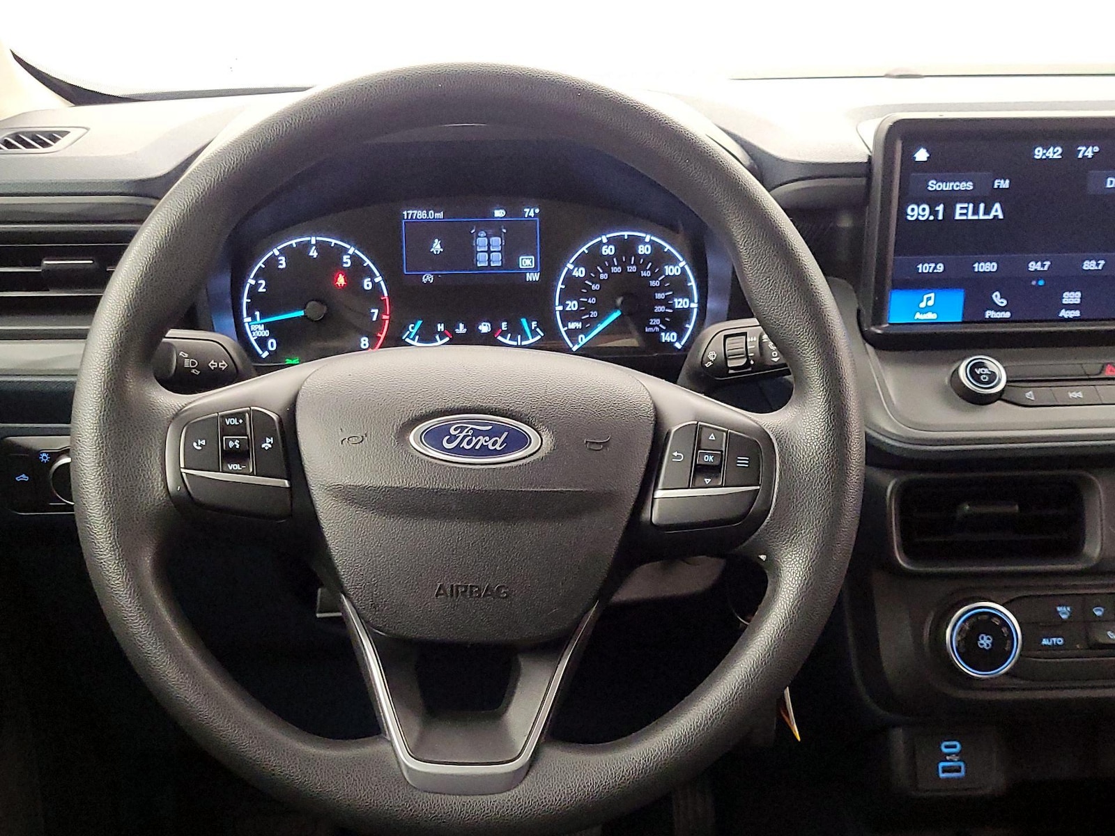 2022 Ford Maverick XL - Photo 11