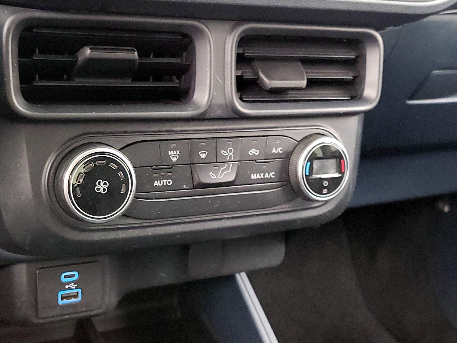 2022 Ford Maverick XL - Photo 17