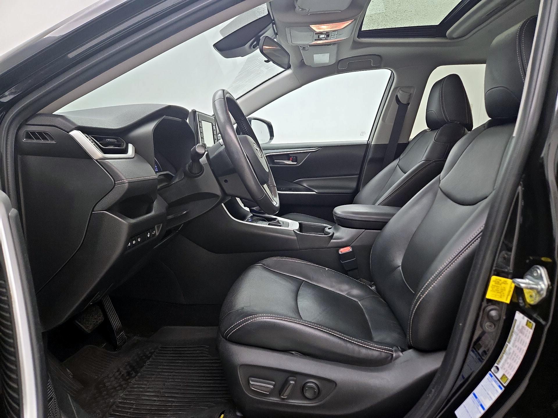Thumbnail: 2021 Toyota RAV4 - 11