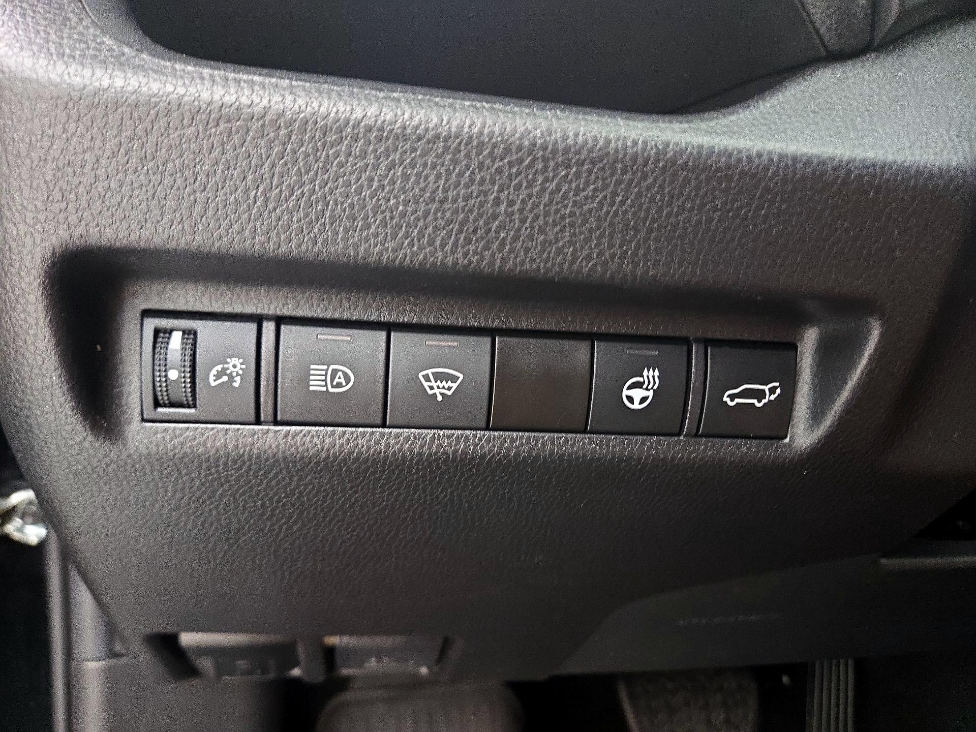Thumbnail: 2021 Toyota RAV4 - 13