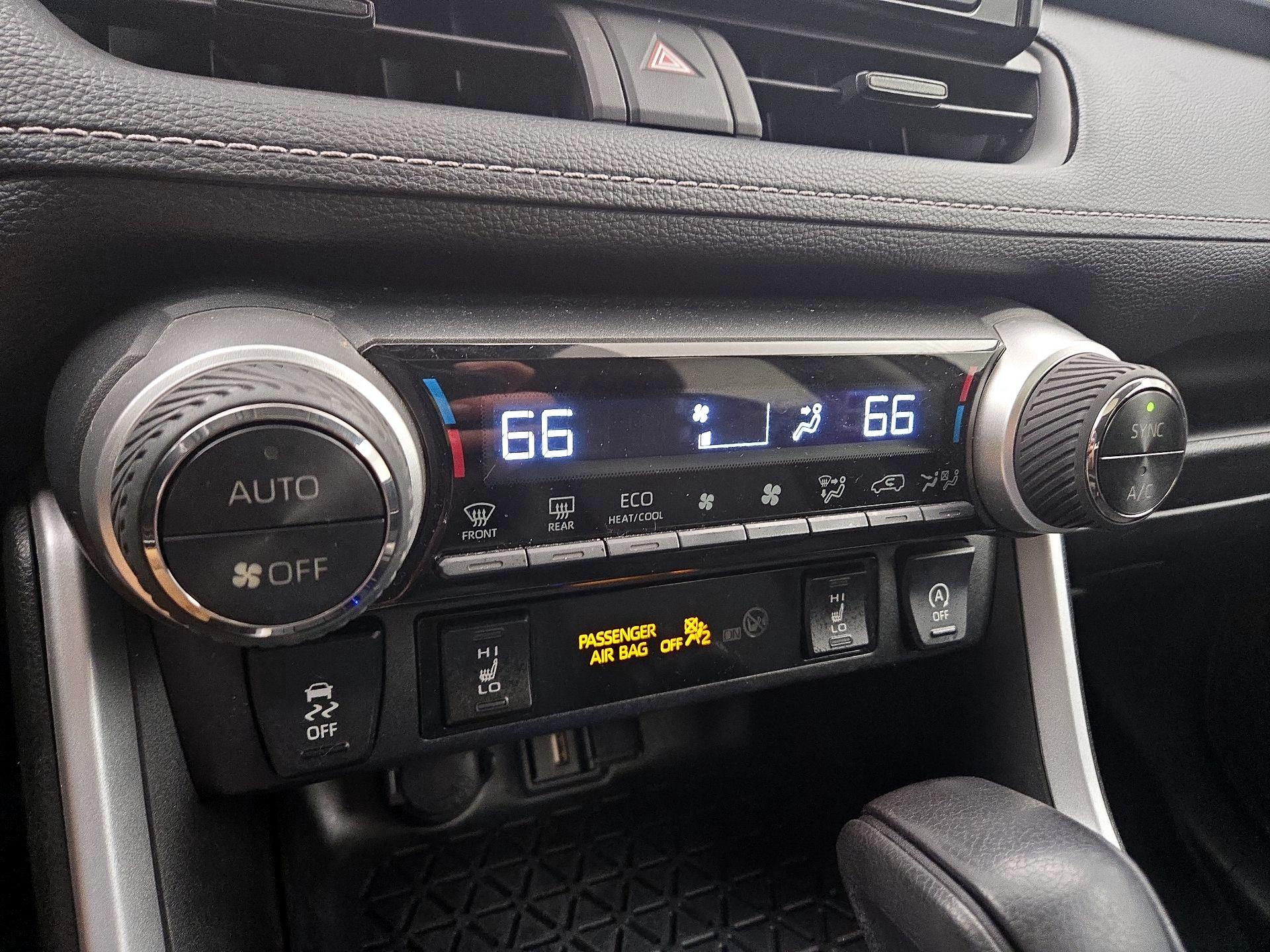 Thumbnail: 2021 Toyota RAV4 - 16