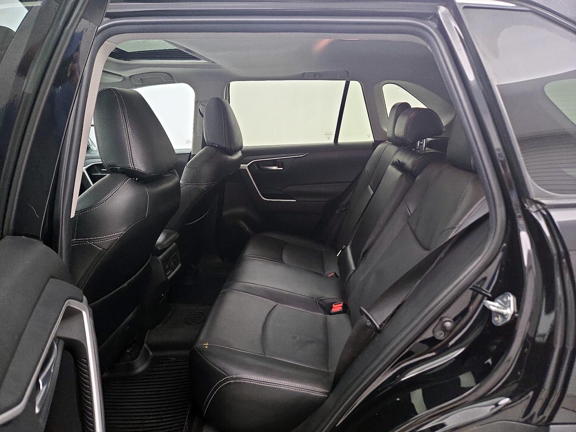 Thumbnail: 2021 Toyota RAV4 - 20