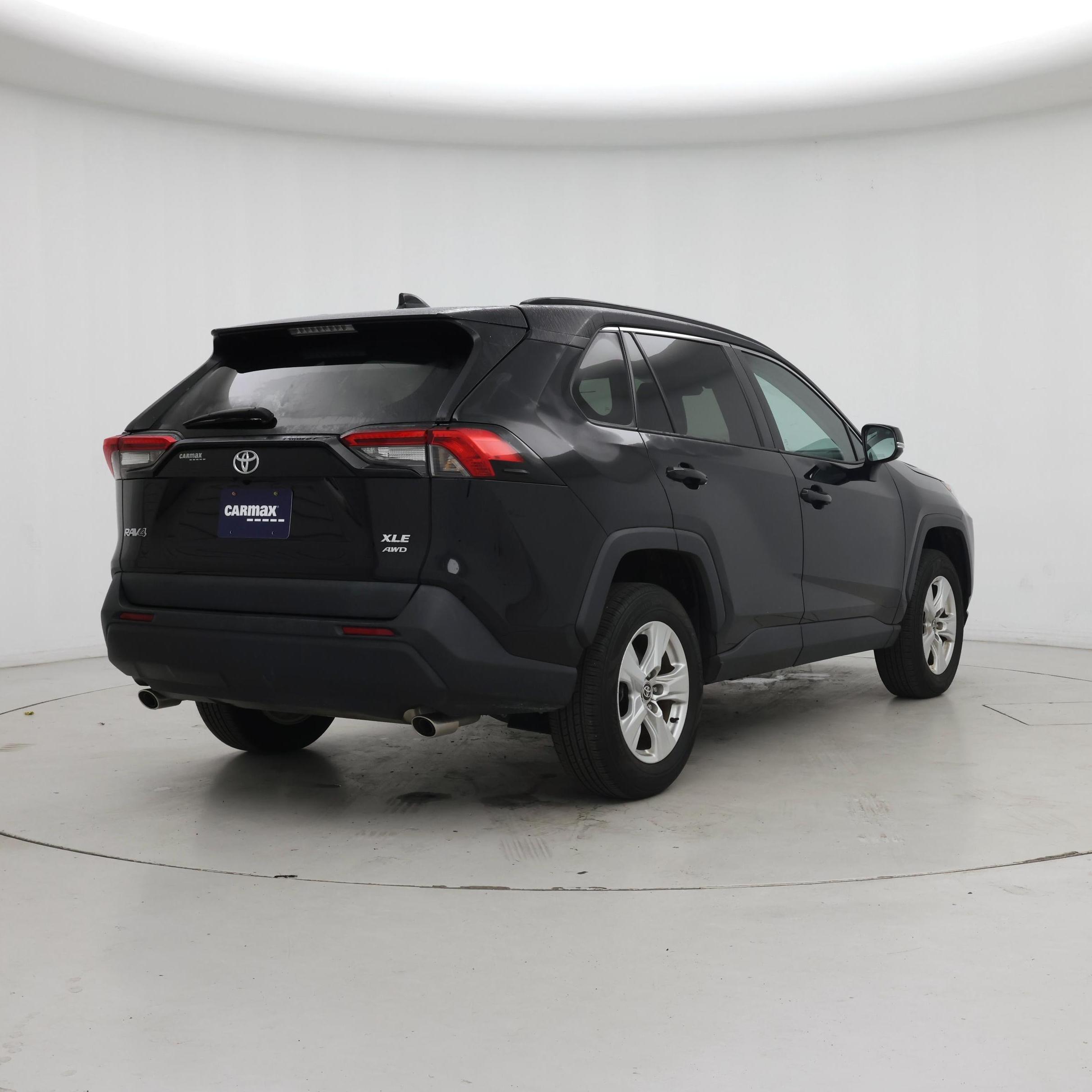 Thumbnail: 2021 Toyota RAV4 - 8