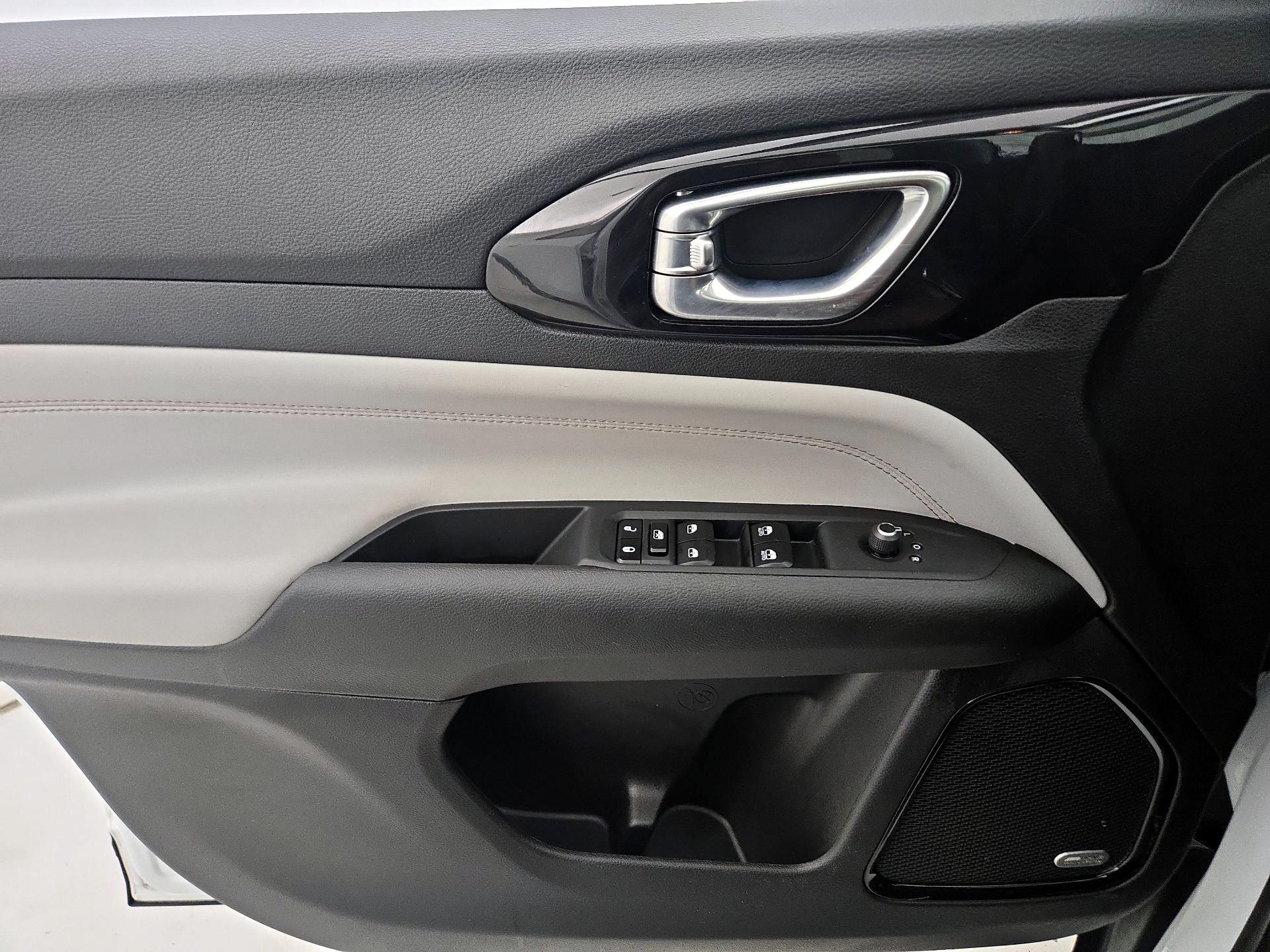 Thumbnail: 2022 Jeep Compass - 12