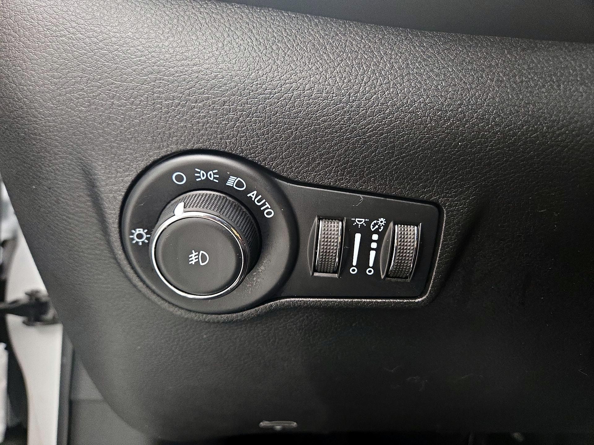 Thumbnail: 2022 Jeep Compass - 13