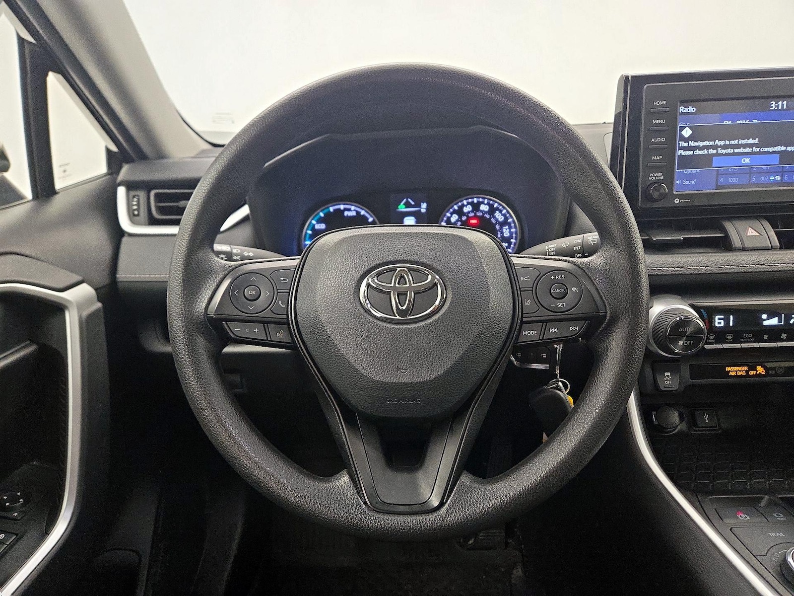 2022 Toyota RAV4 LE - Photo 11
