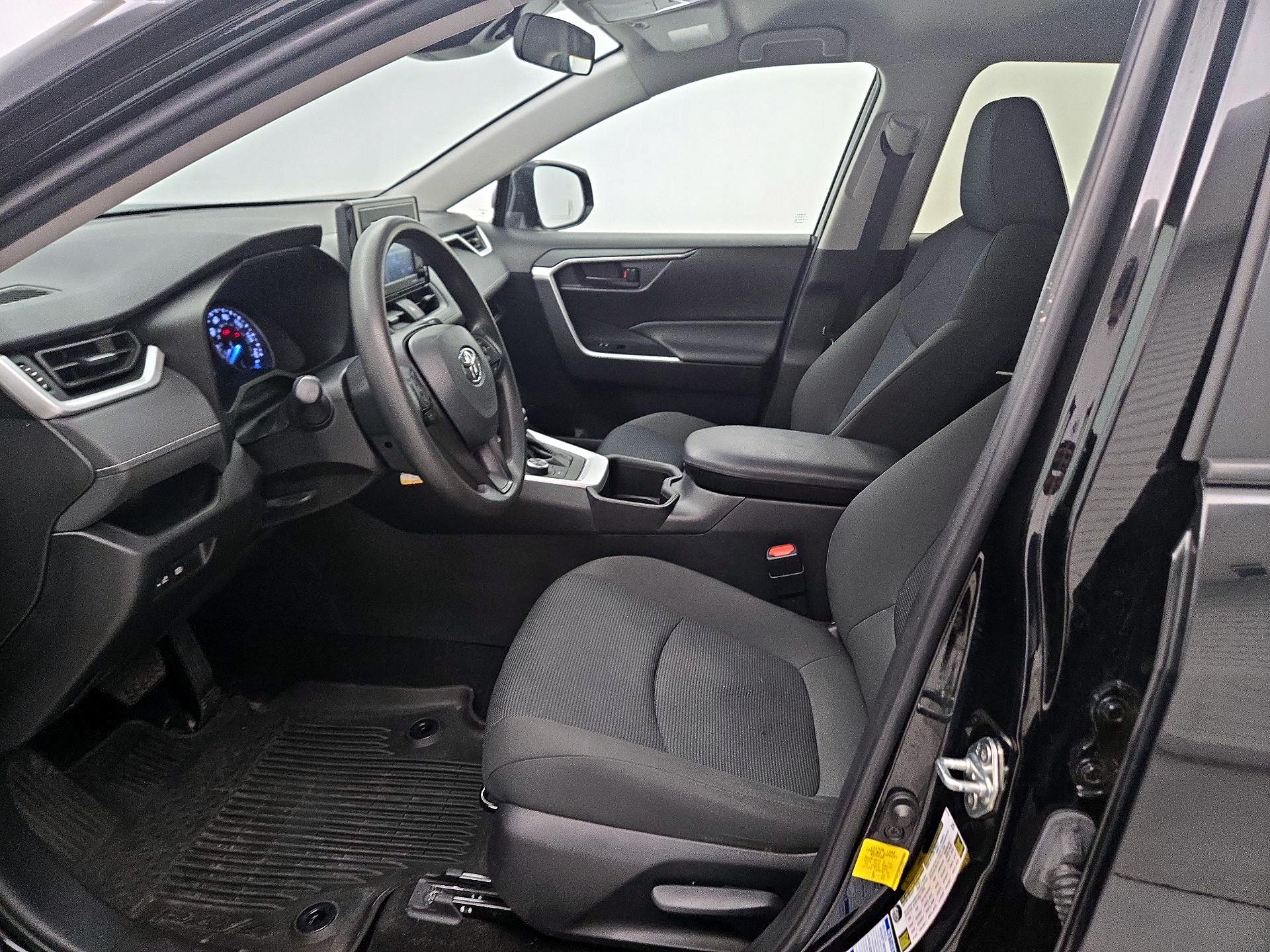Thumbnail: 2022 Toyota RAV4 - 11