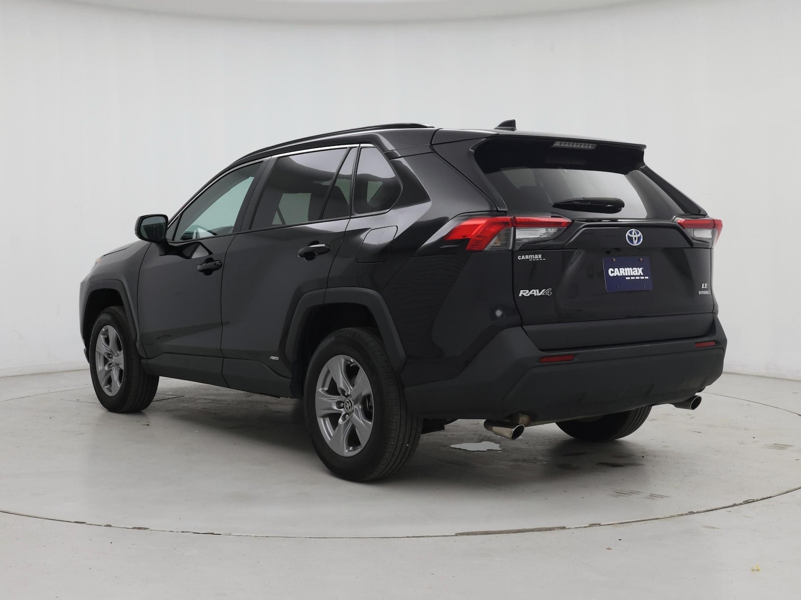 2022 Toyota RAV4 LE - Photo 3