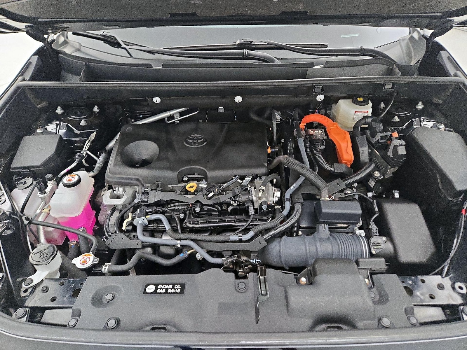 2022 Toyota RAV4 LE - Photo 22