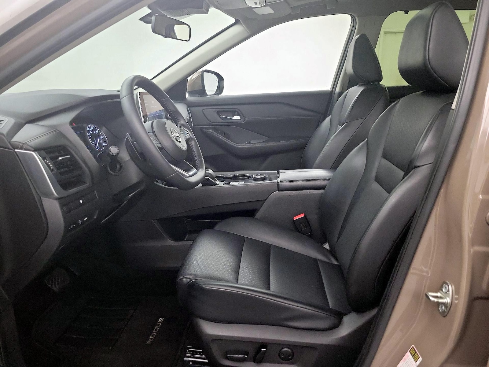 2024 Nissan Rogue SV - Photo 12
