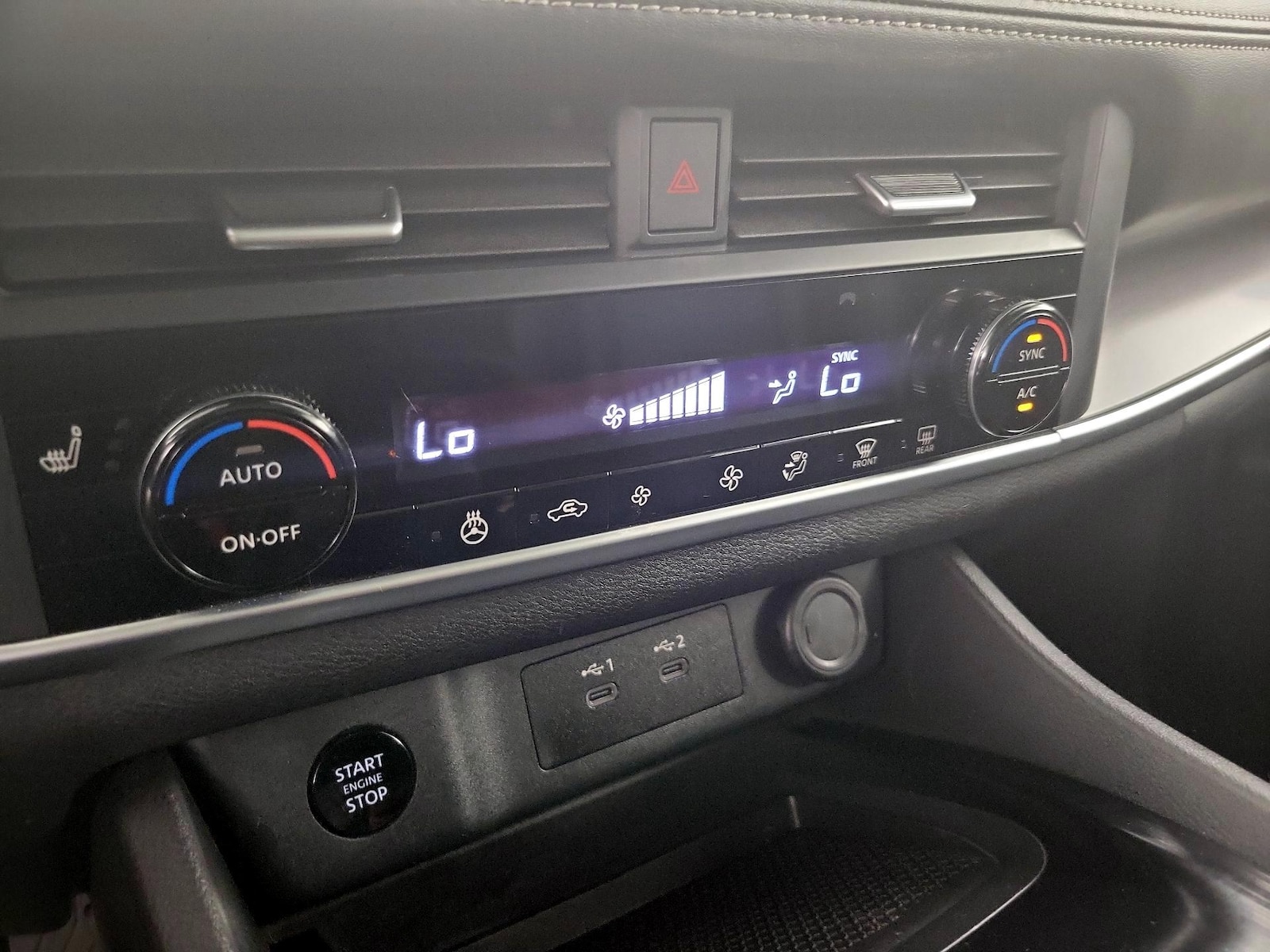 2024 Nissan Rogue SV - Photo 17