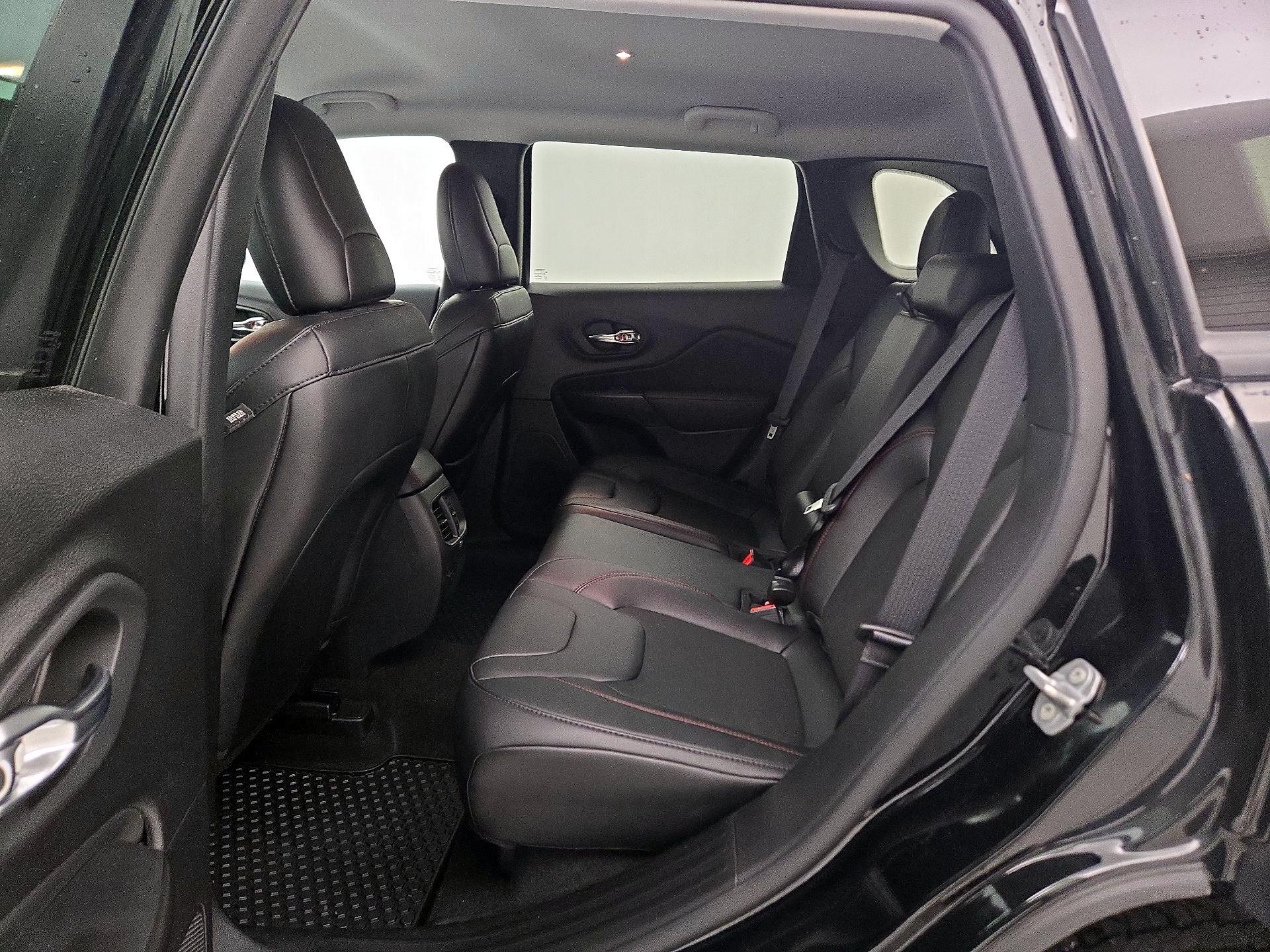 Thumbnail: 2022 Jeep Cherokee - 19