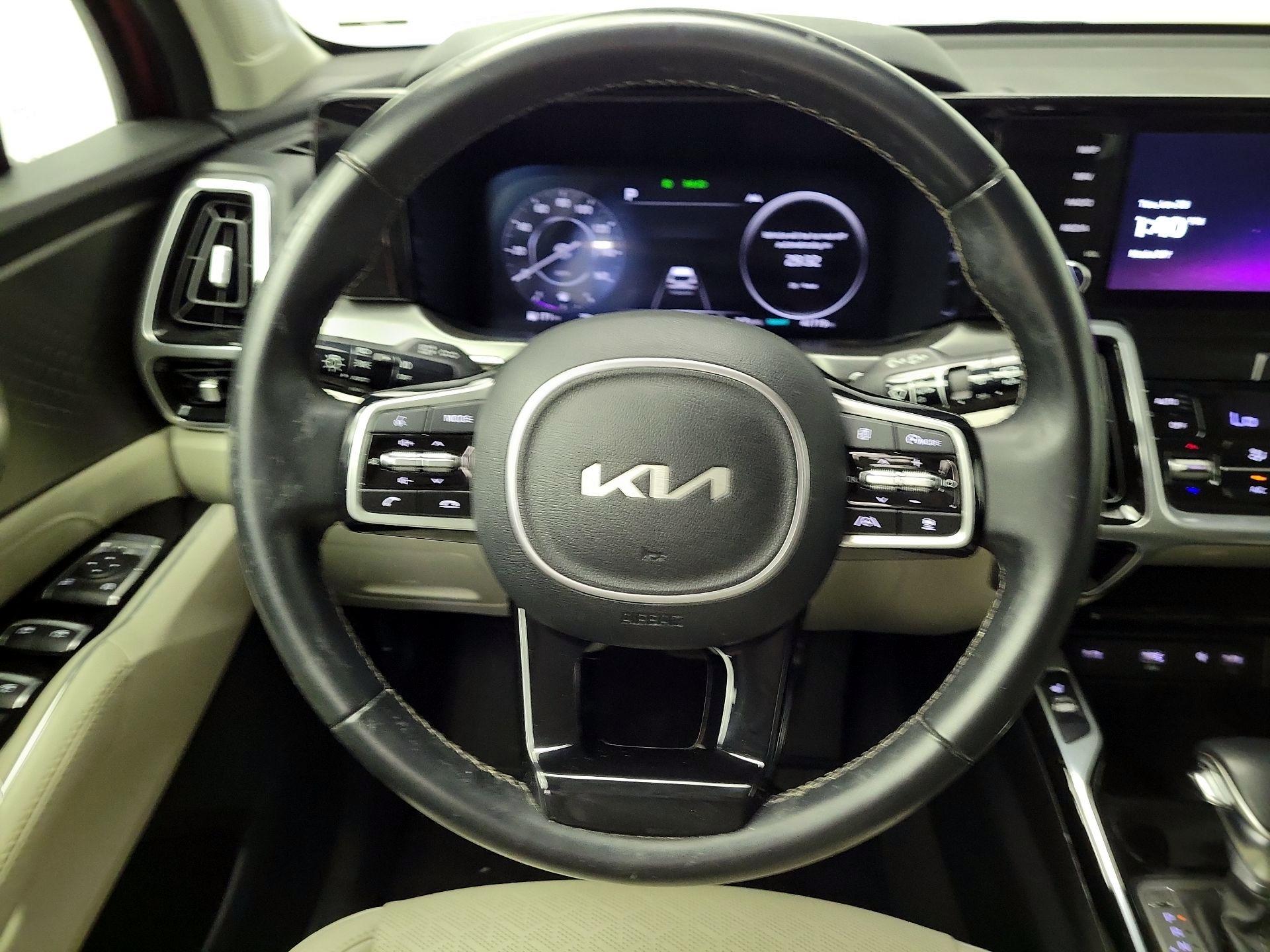 Thumbnail: 2023 Kia Sorento - 10