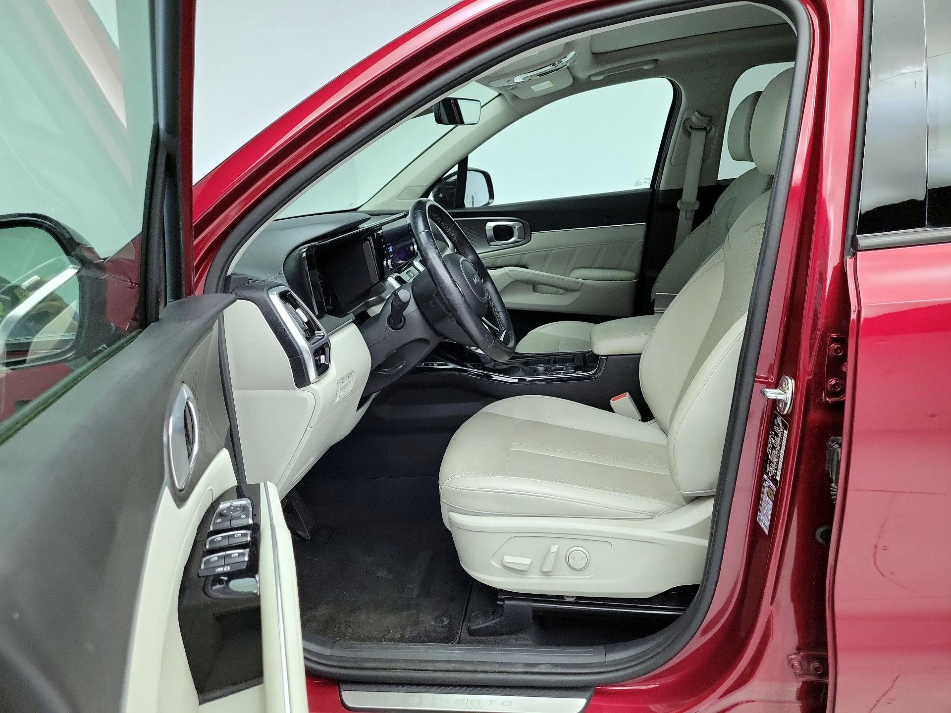 Thumbnail: 2023 Kia Sorento - 11