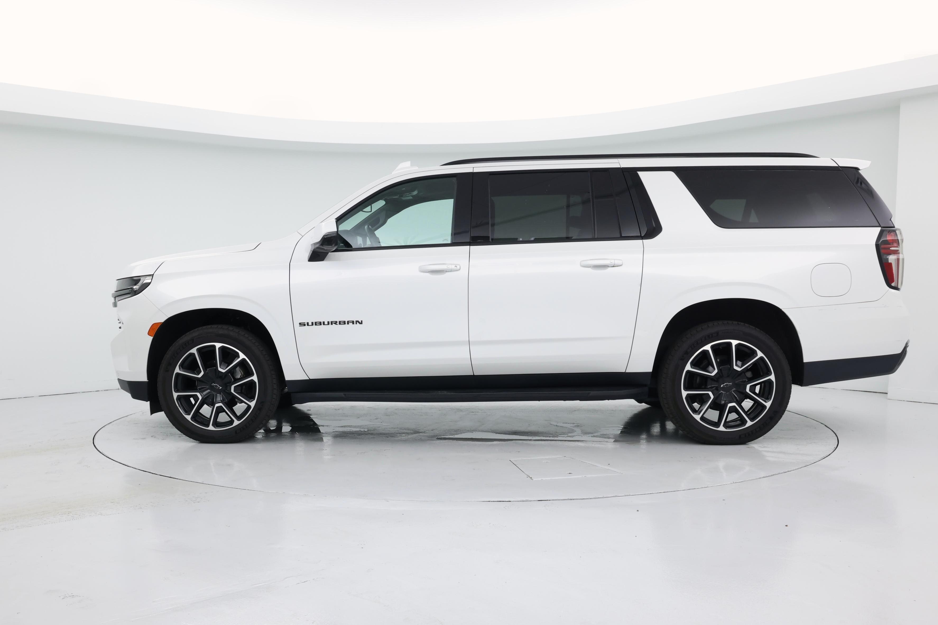 Thumbnail: 2022 Chevrolet Suburban - 3