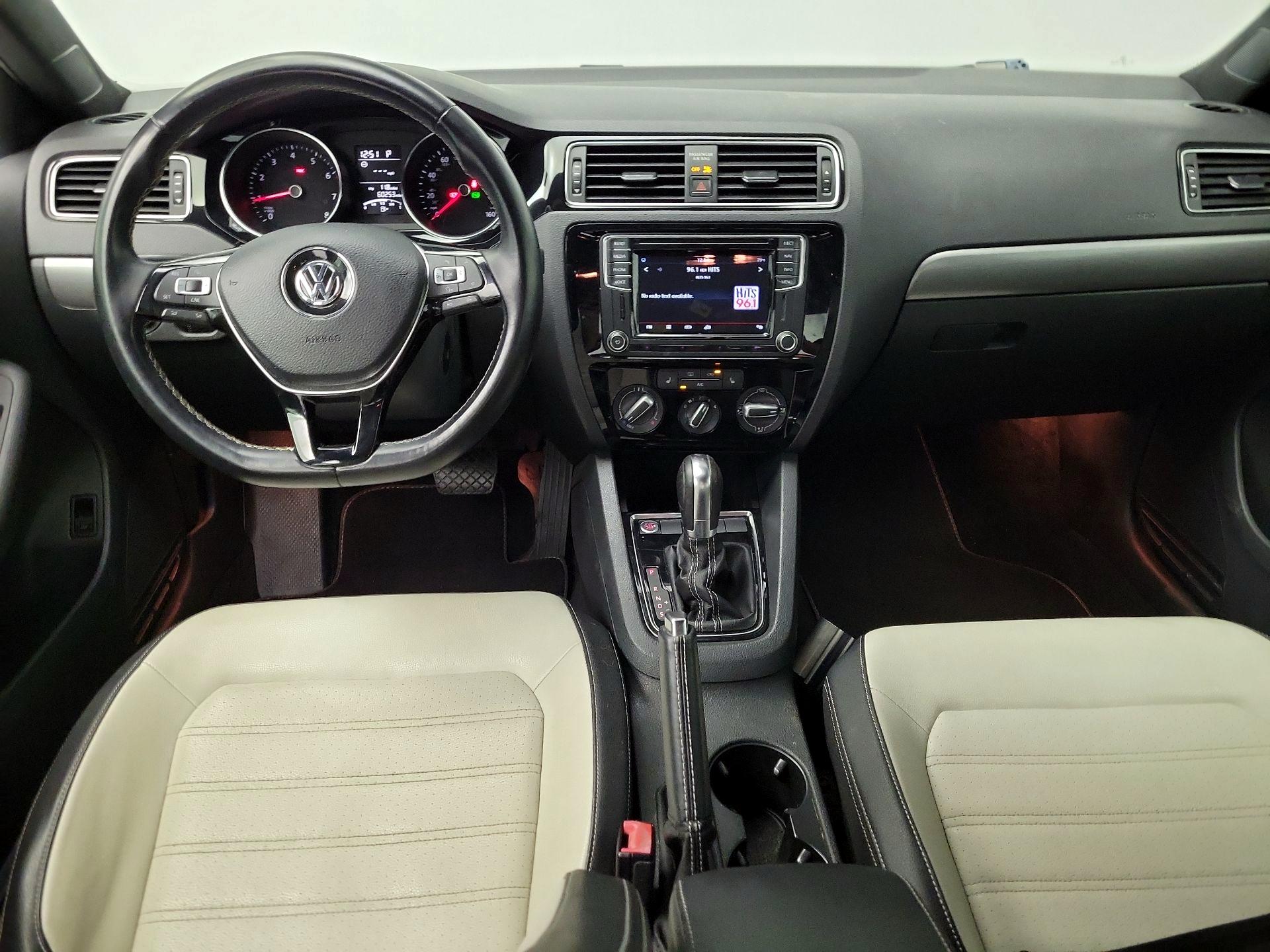 Thumbnail: 2017 Volkswagen Jetta - 9