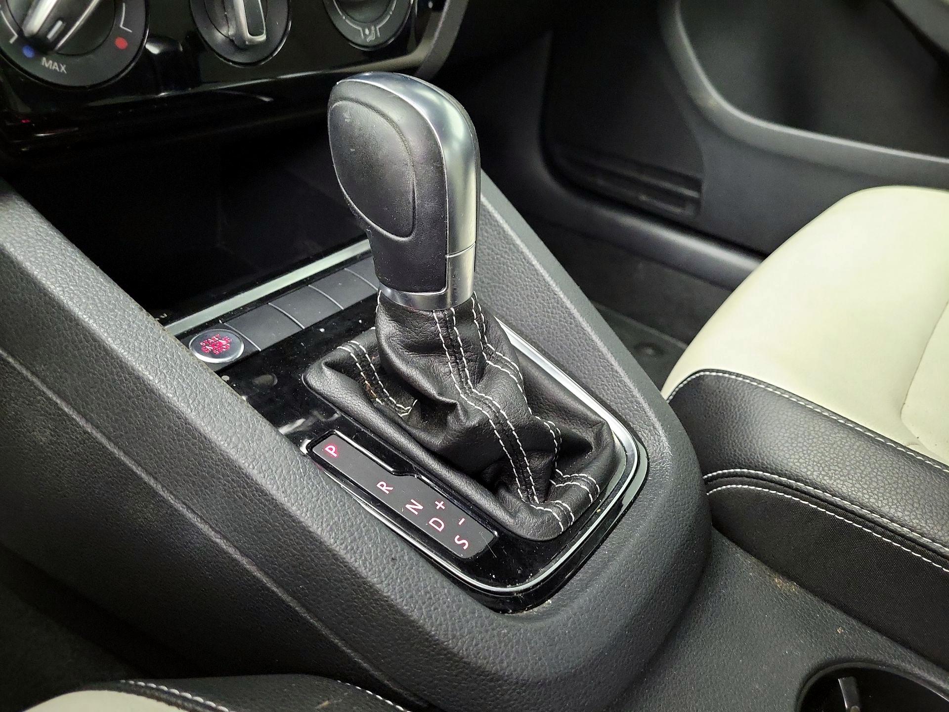 Thumbnail: 2017 Volkswagen Jetta - 17