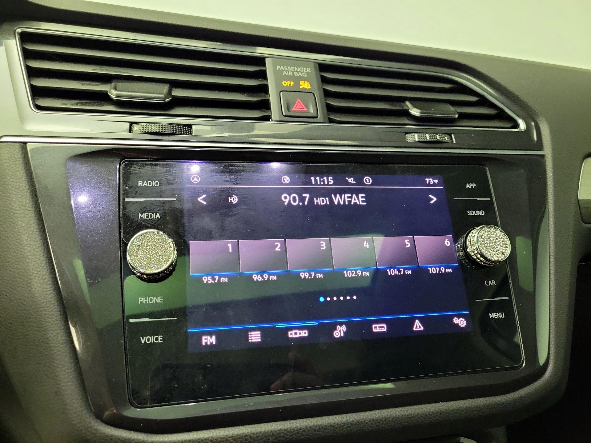 Thumbnail: 2021 Volkswagen Tiguan - 15
