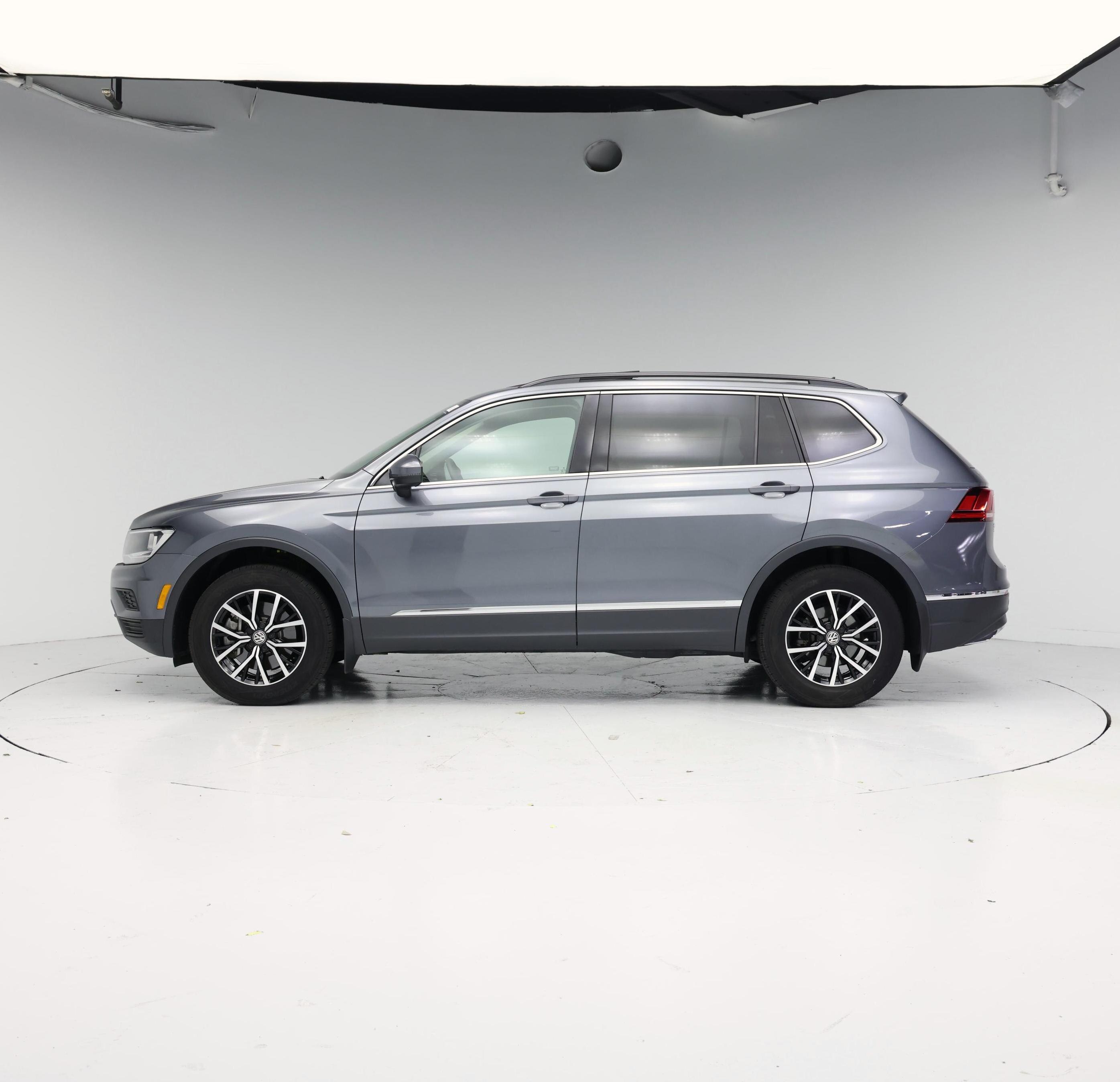 Thumbnail: 2021 Volkswagen Tiguan - 3