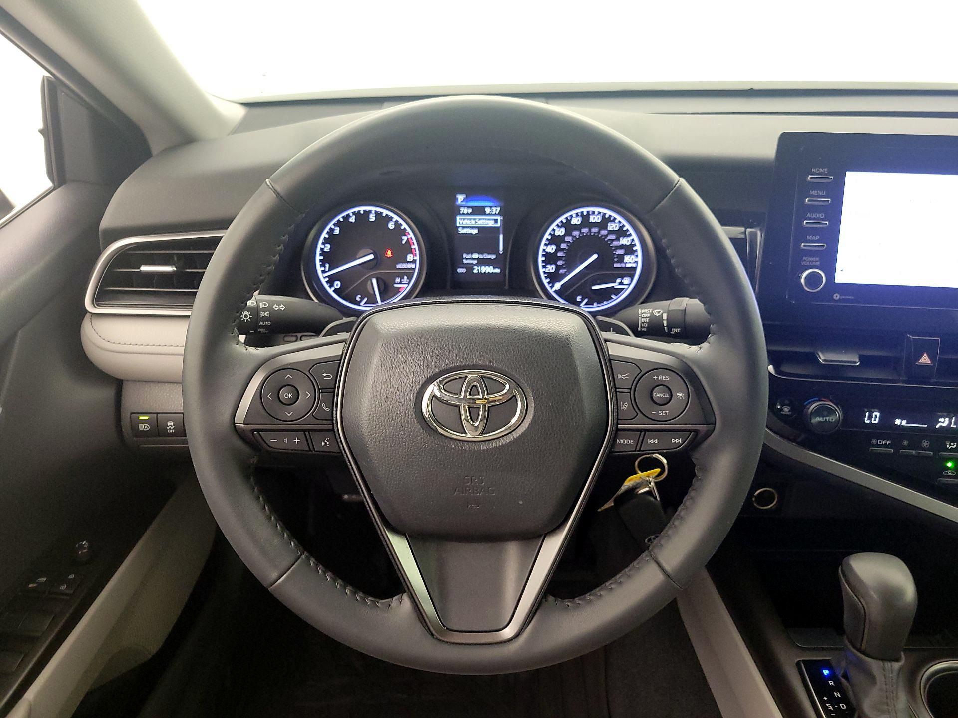 Thumbnail: 2023 Toyota Camry - 10