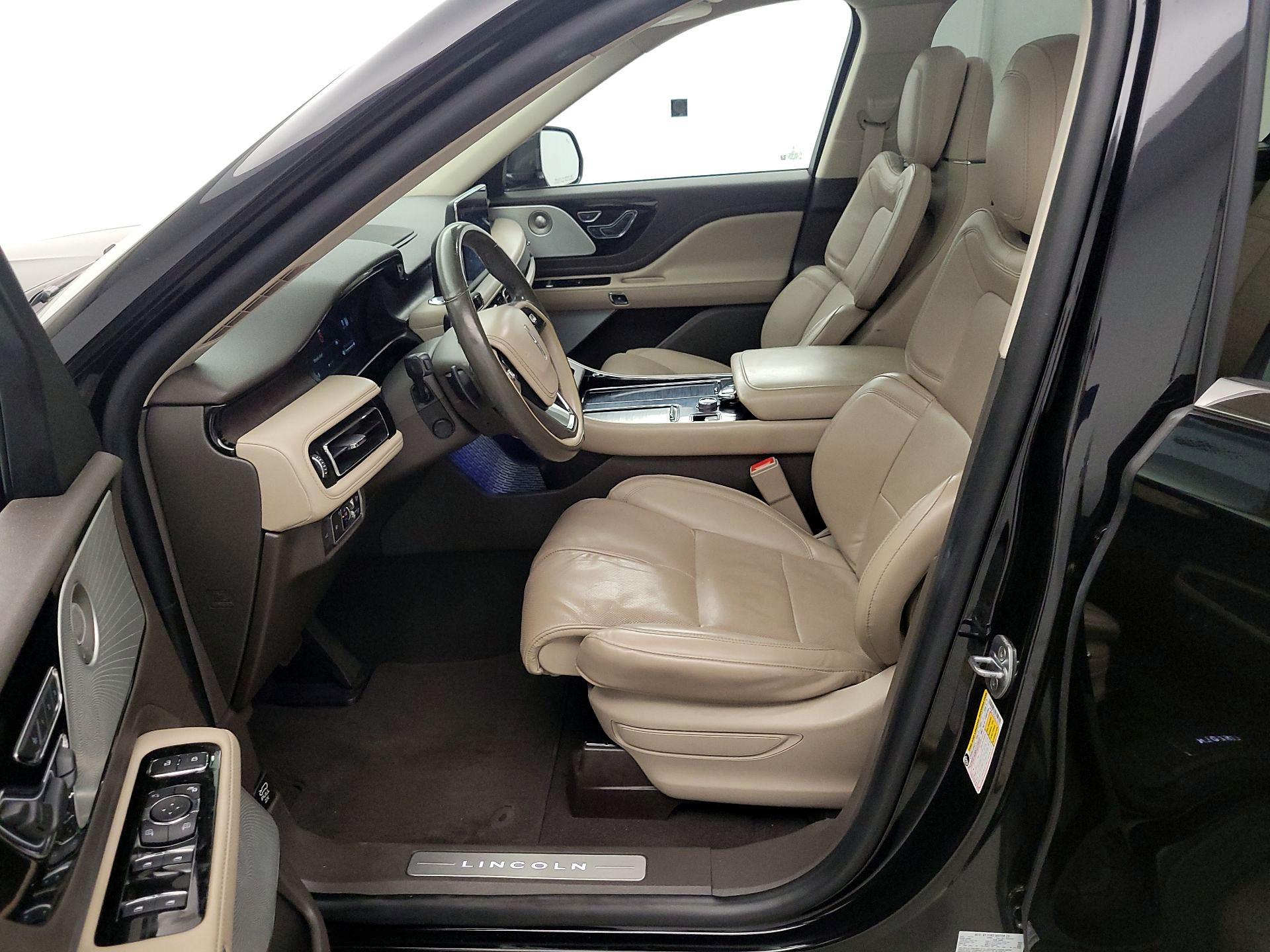 Thumbnail: 2020 Lincoln Aviator - 11