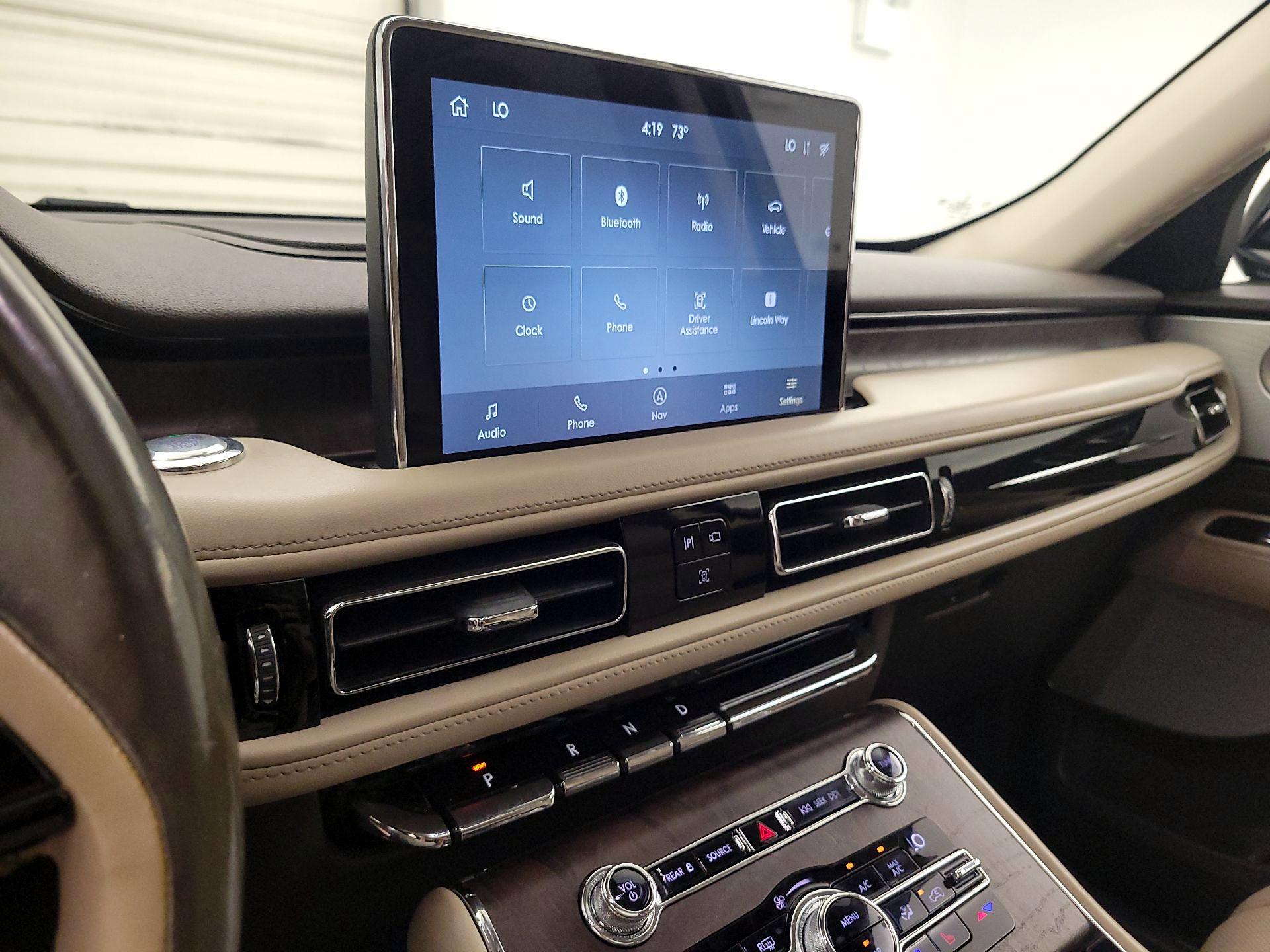Thumbnail: 2020 Lincoln Aviator - 15