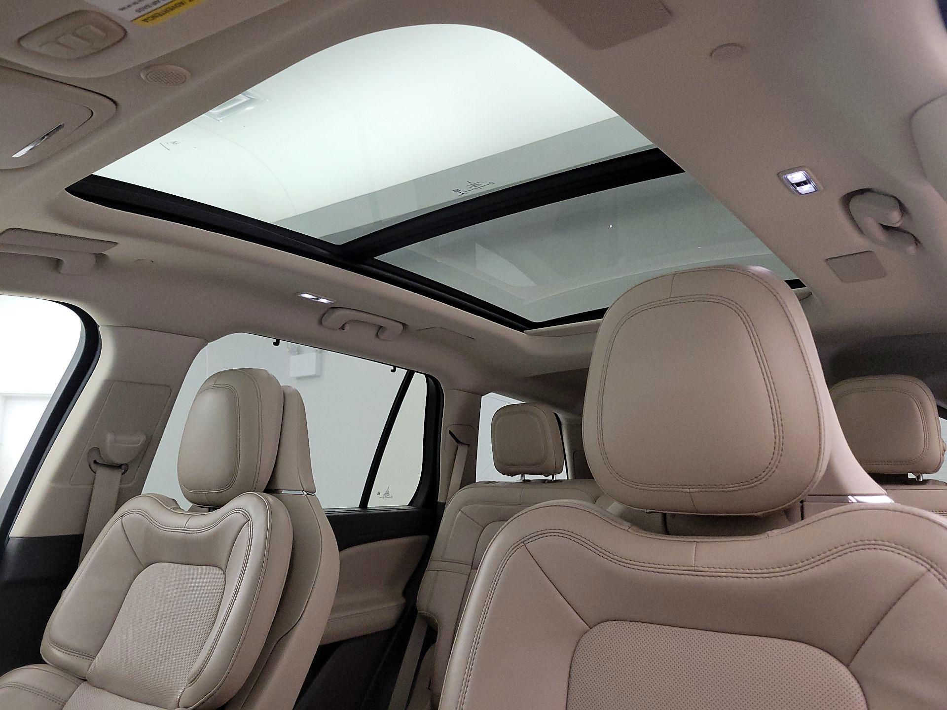 Thumbnail: 2020 Lincoln Aviator - 19
