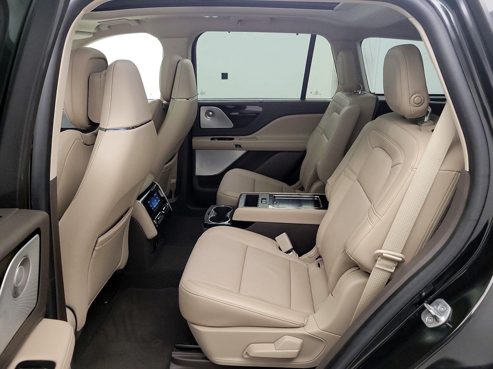 Thumbnail: 2020 Lincoln Aviator - 20