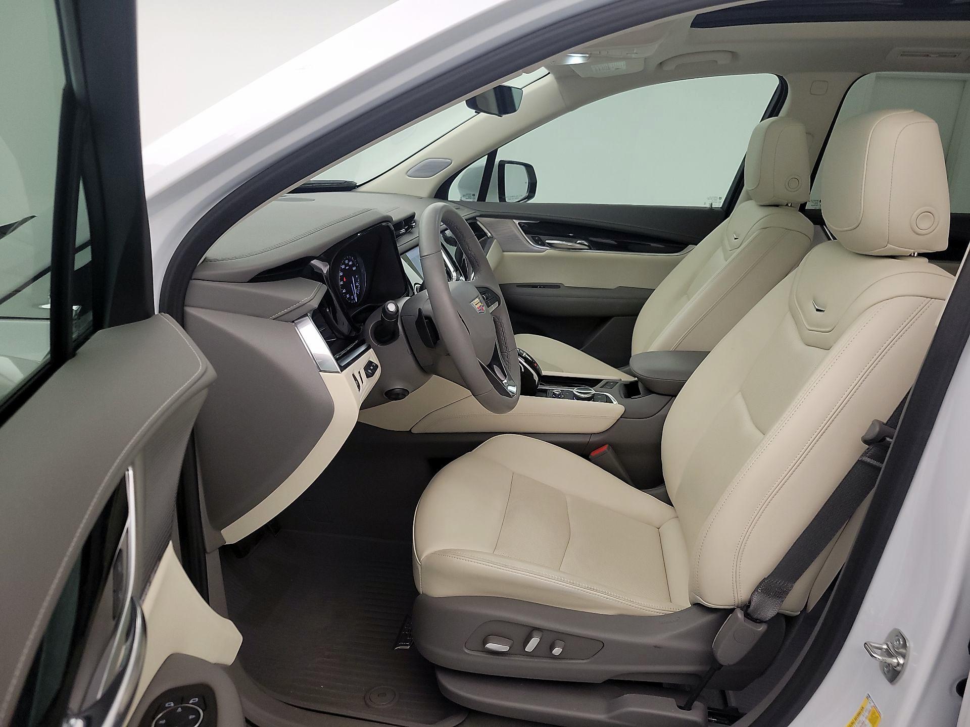 Thumbnail: 2025 Cadillac XT6 - 11