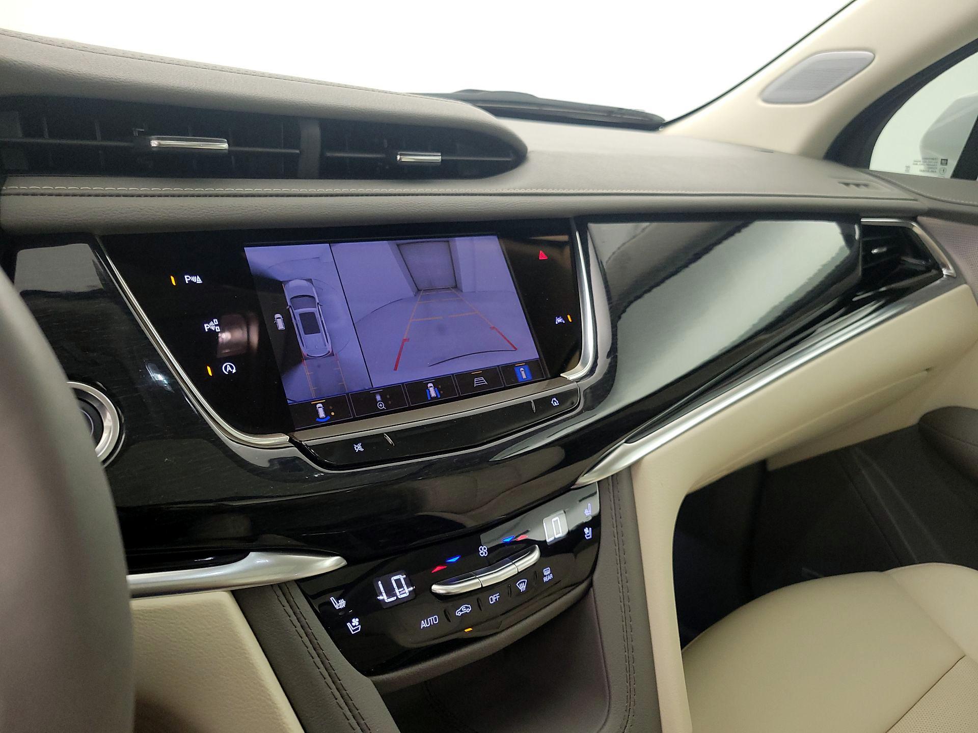 Thumbnail: 2025 Cadillac XT6 - 15