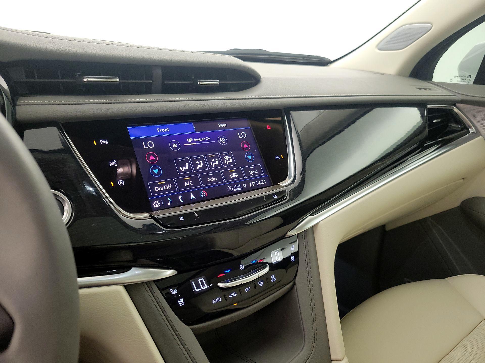Thumbnail: 2025 Cadillac XT6 - 17