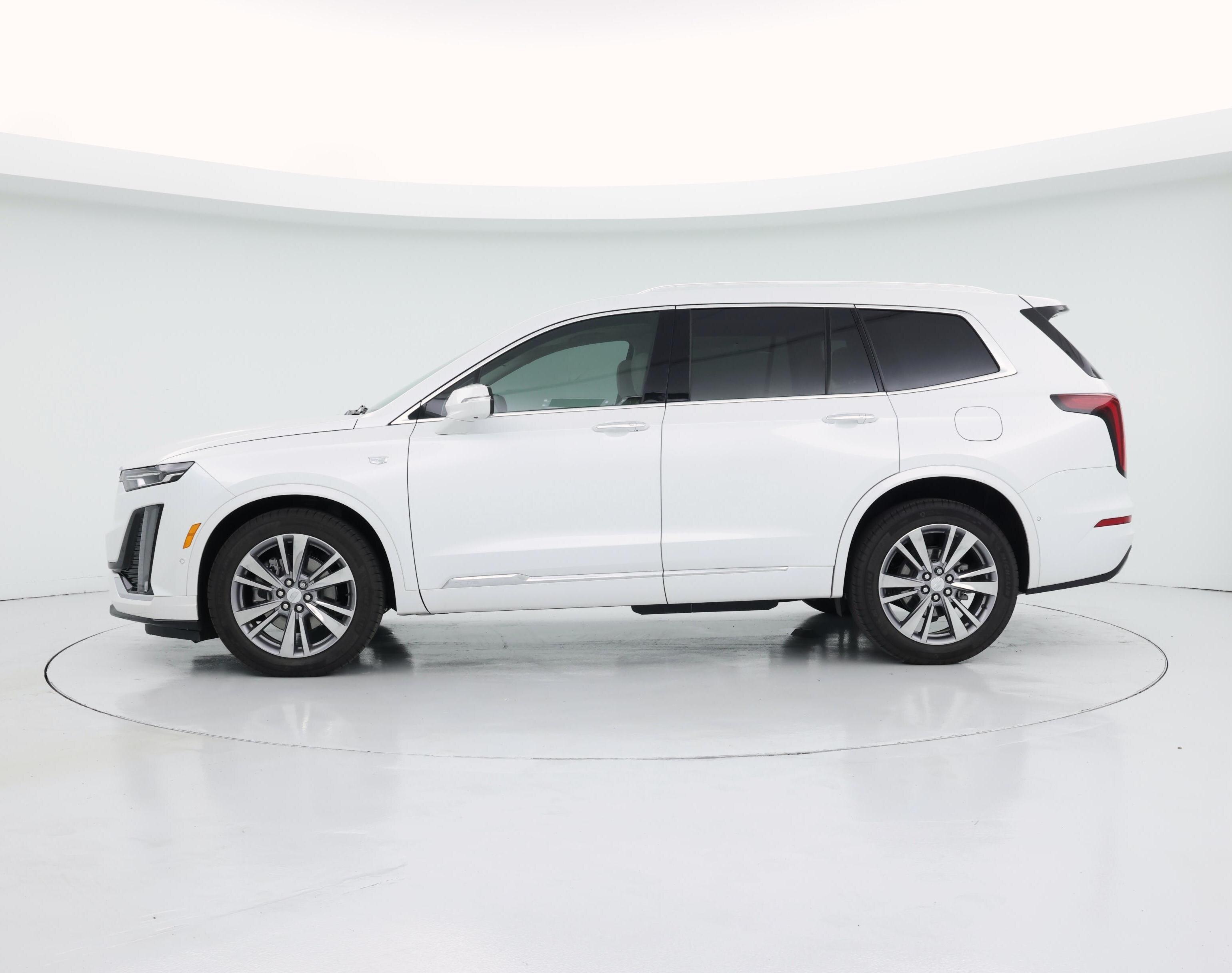 Thumbnail: 2025 Cadillac XT6 - 3
