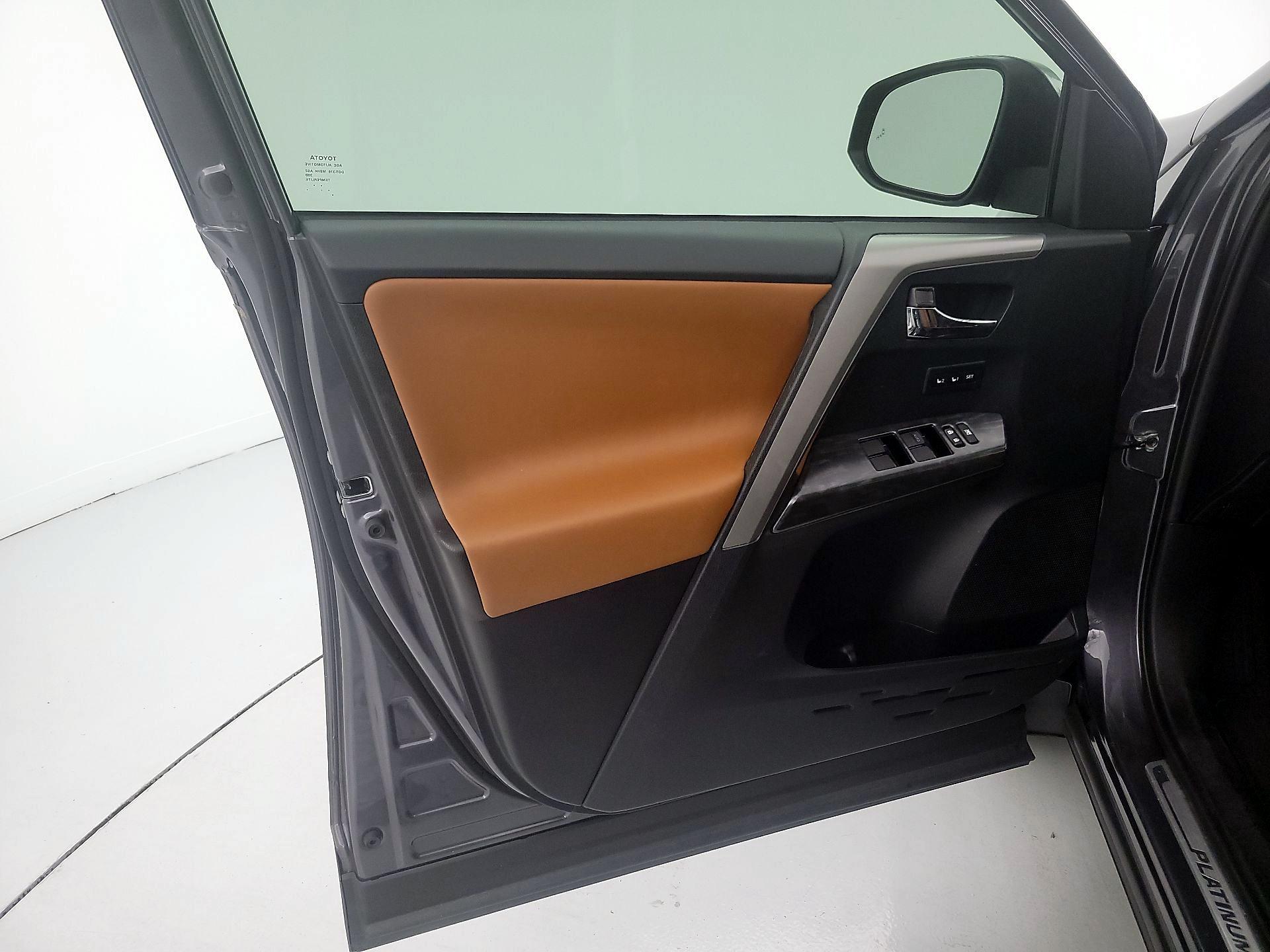 Thumbnail: 2017 Toyota RAV4 - 12