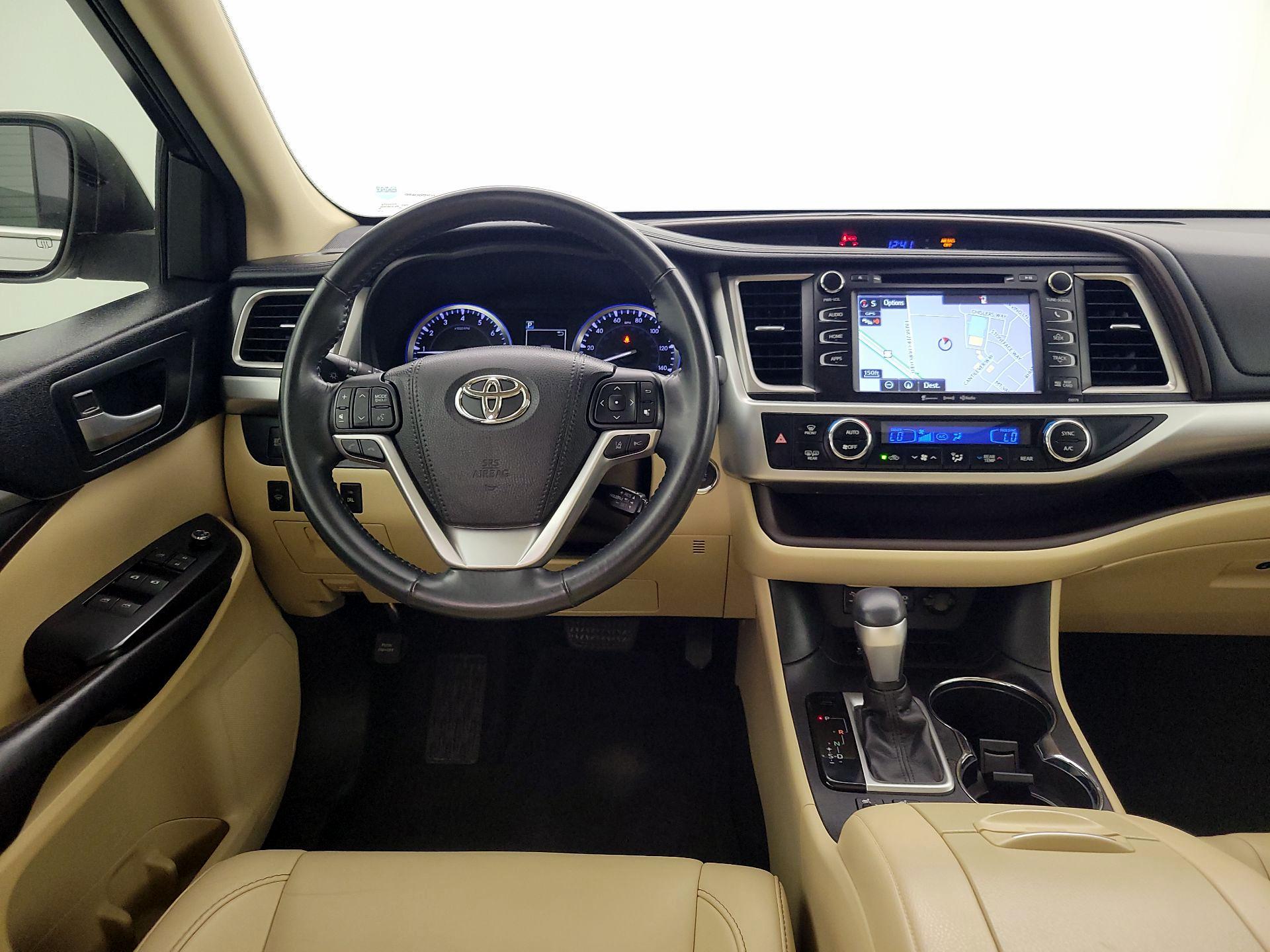 Thumbnail: 2017 Toyota Highlander - 10