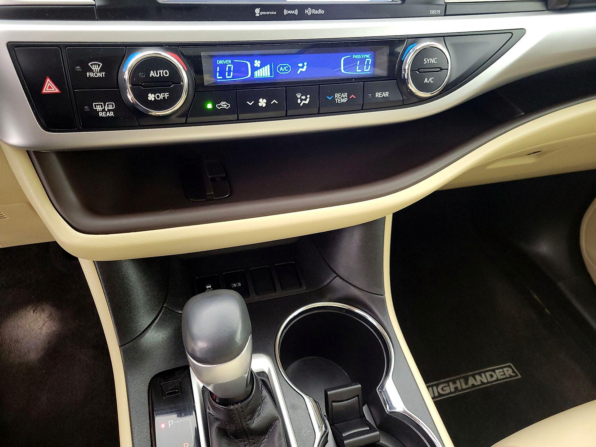 Thumbnail: 2017 Toyota Highlander - 17